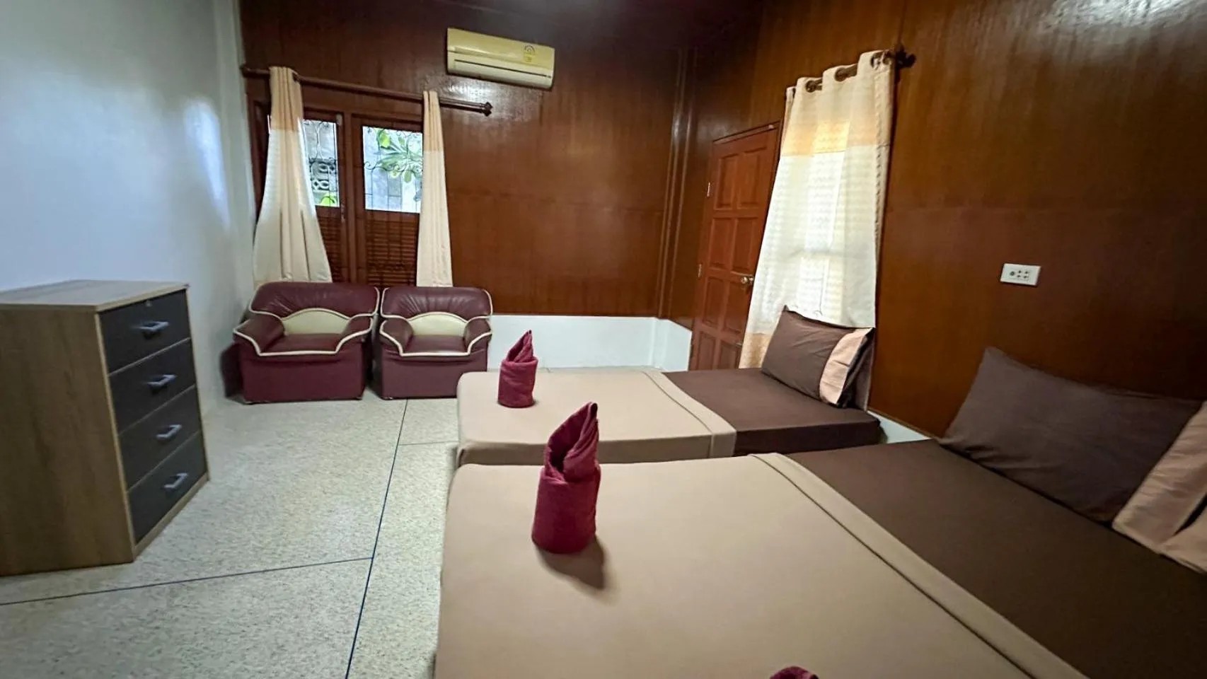 Bed in Phangan Lodge