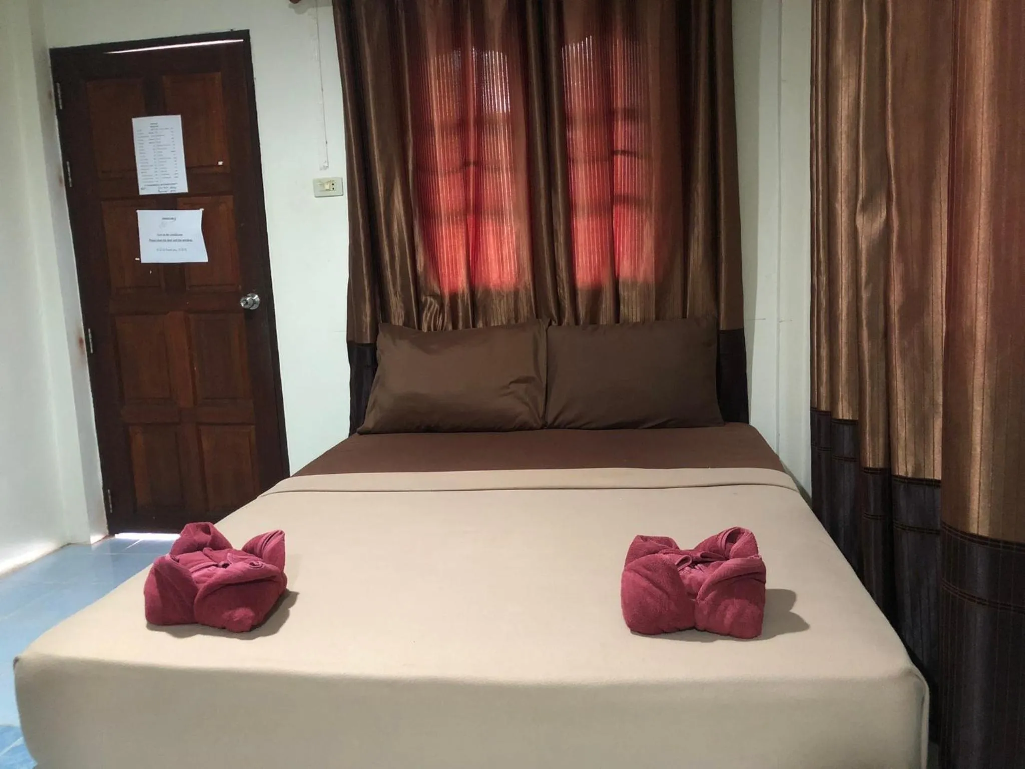 Bed in Phangan Lodge