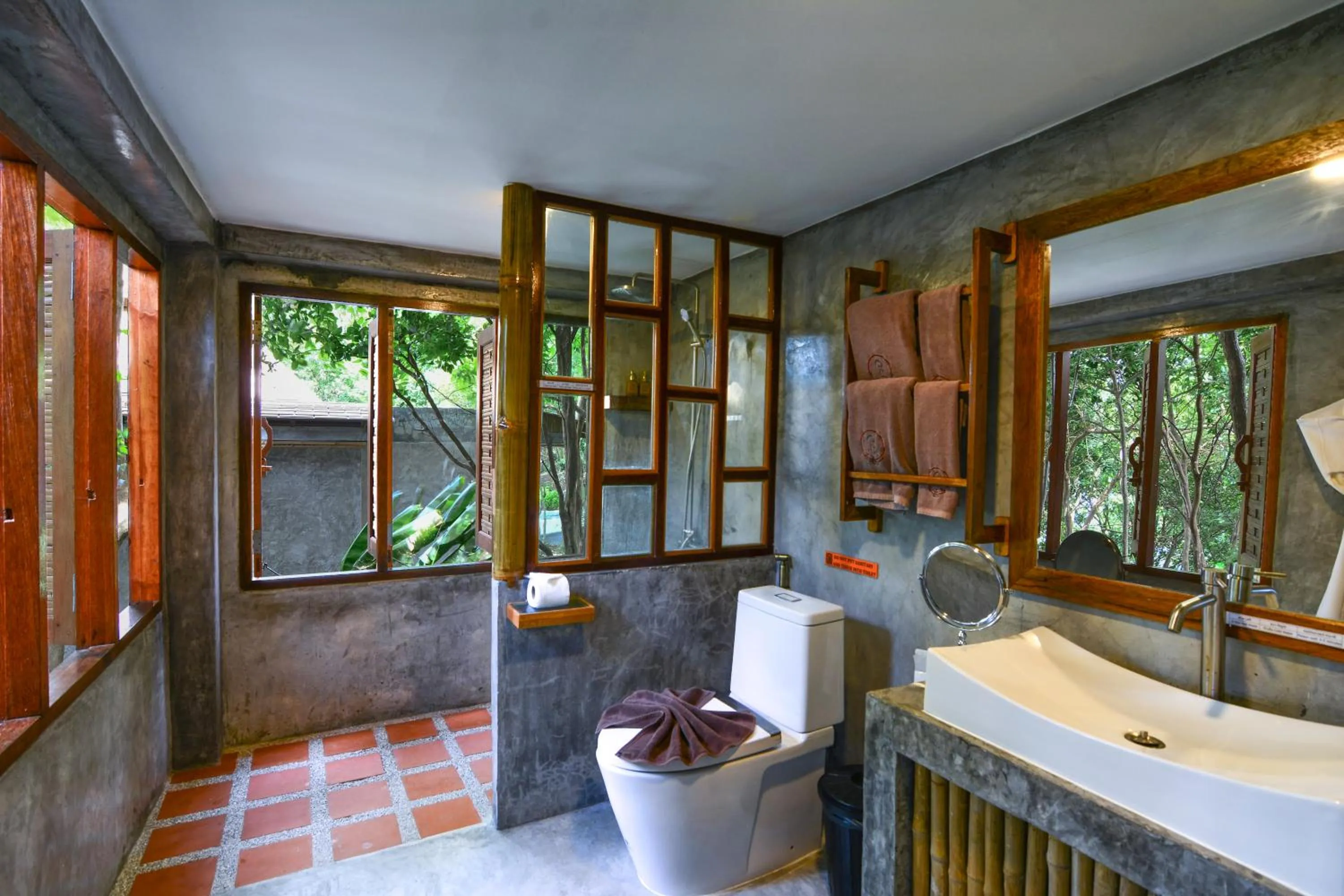 Toilet in Sai Daeng Resort