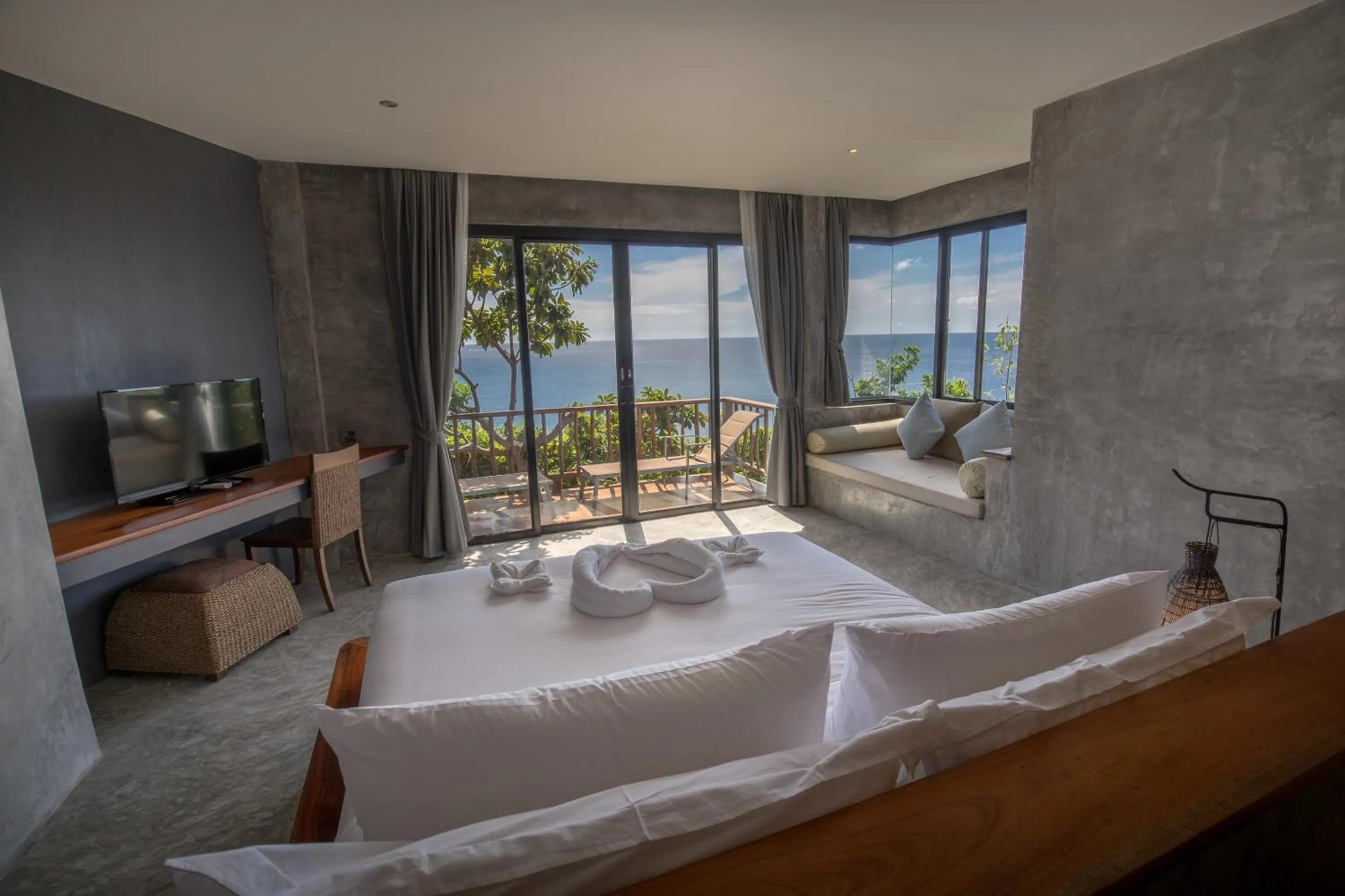 View (from property/room), Bed in Sai Daeng Resort