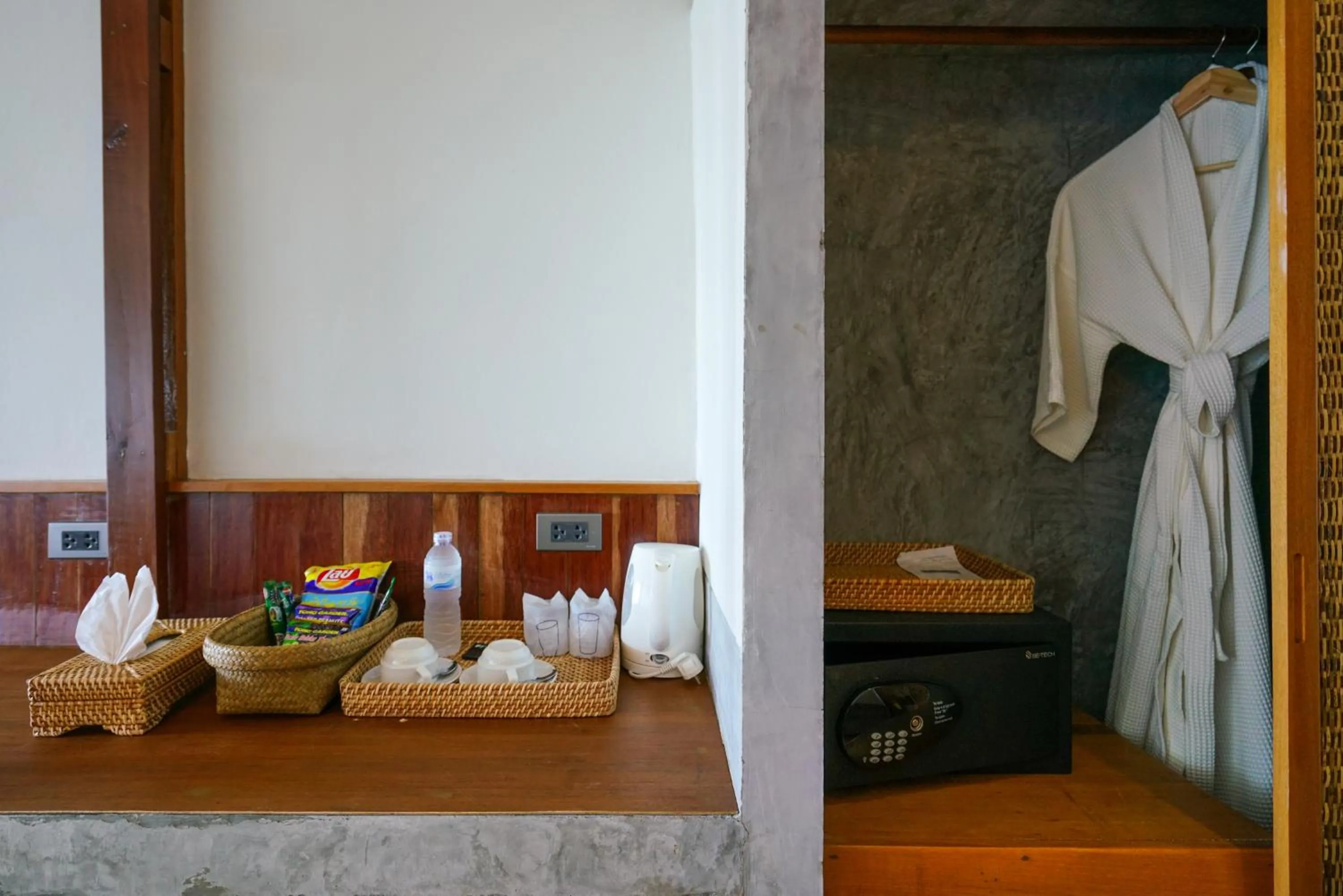 Photo of the whole room in Sai Daeng Resort