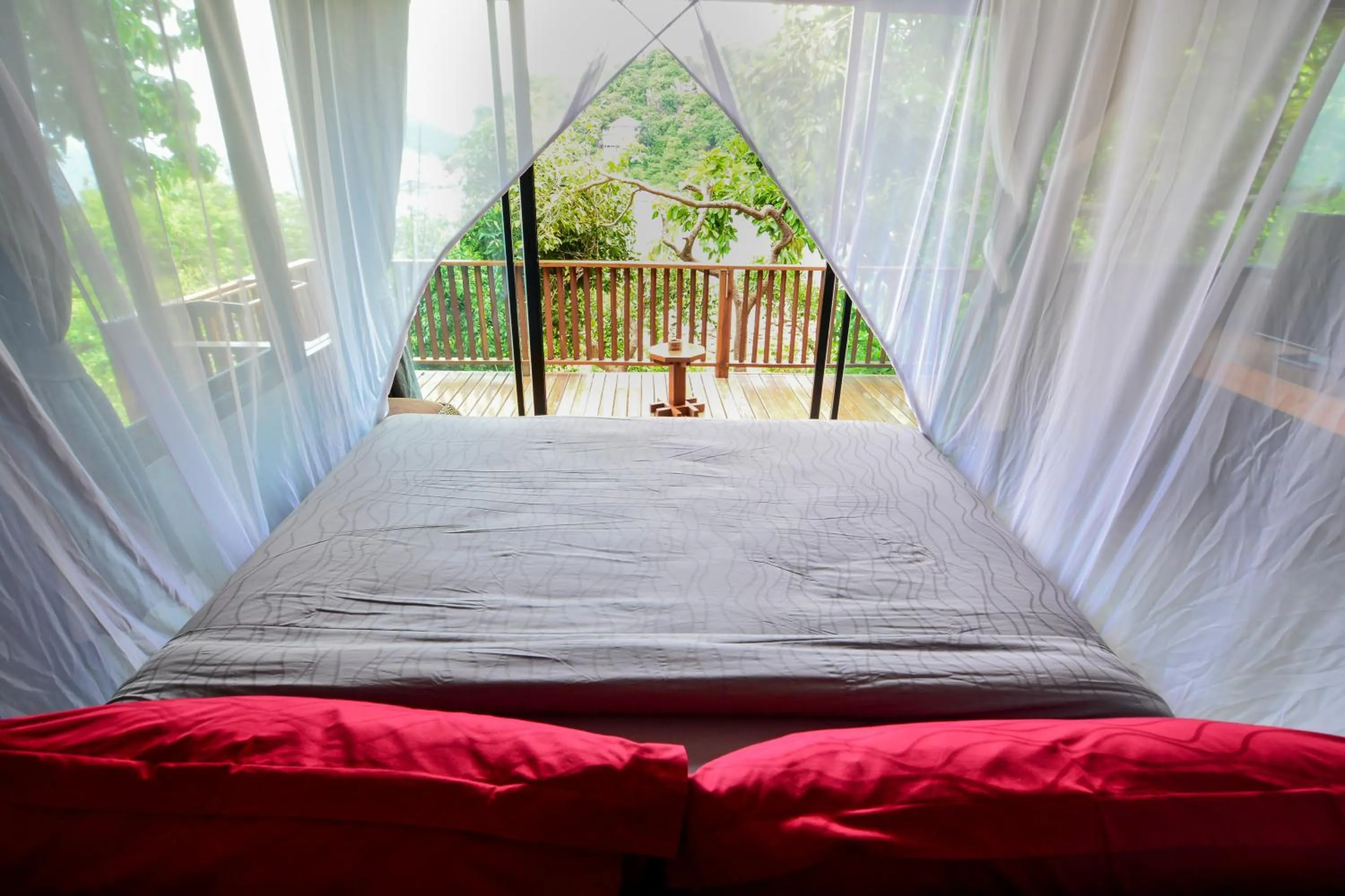 Bed in Sai Daeng Resort
