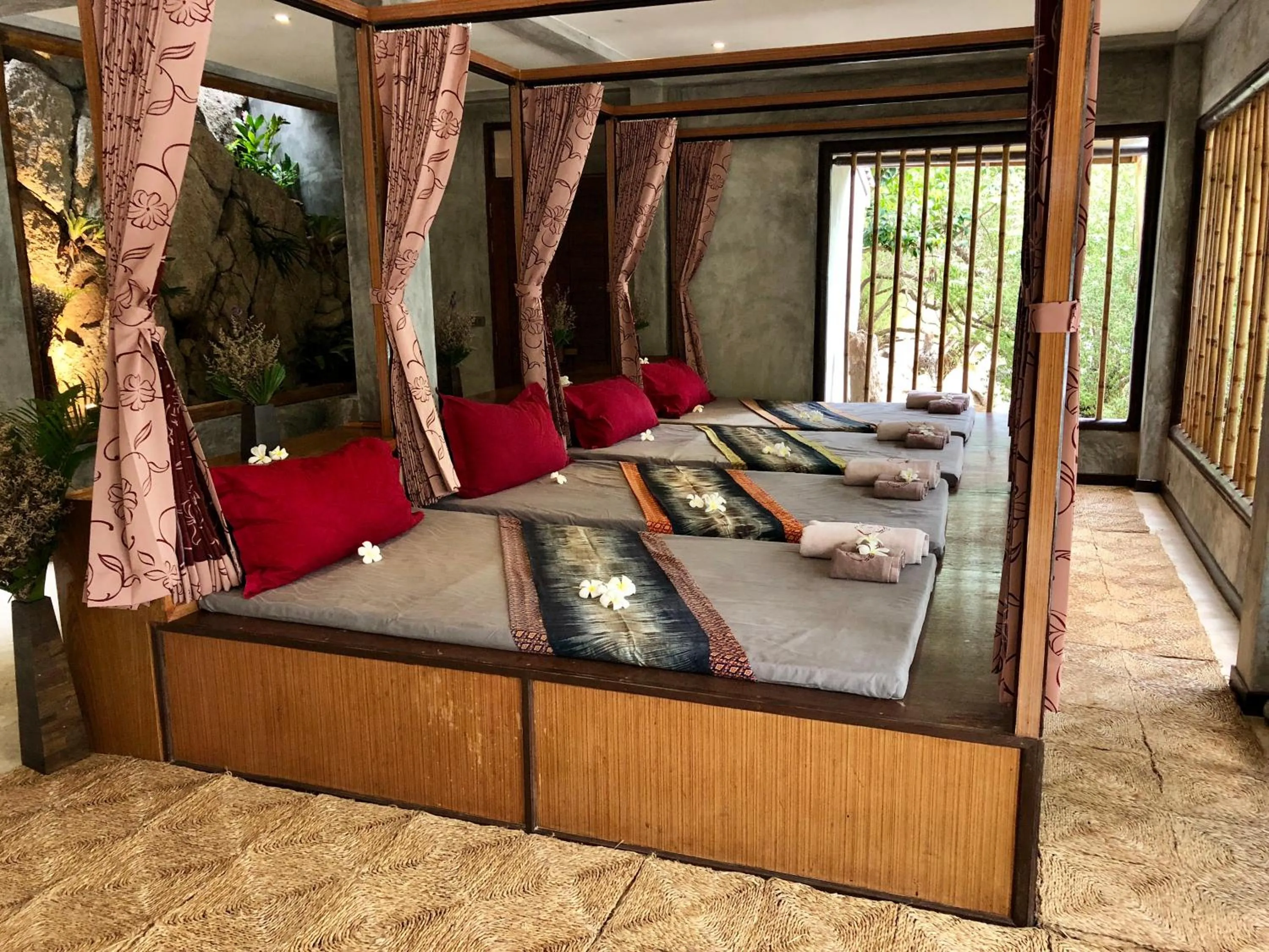 Spa and wellness centre/facilities, Bed in Sai Daeng Resort