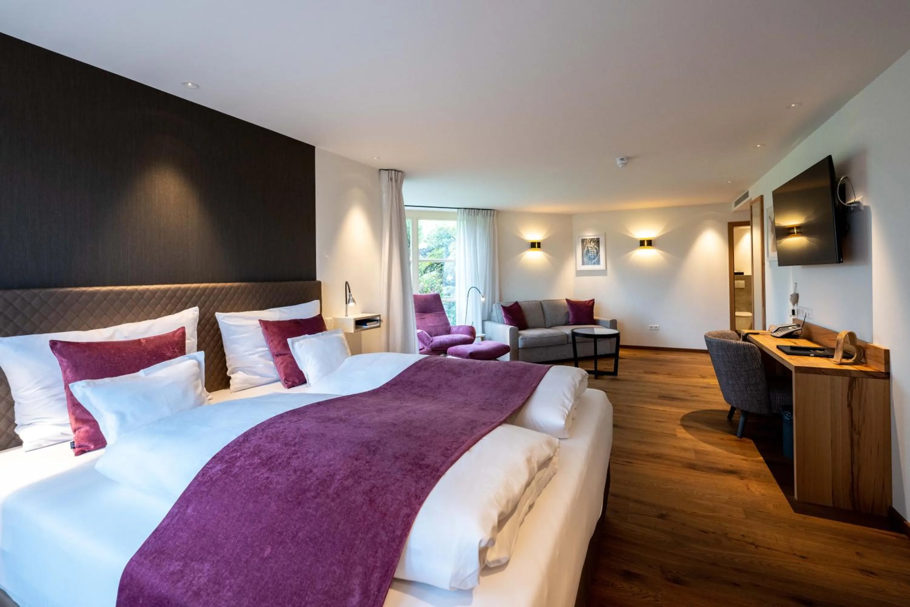 Photo of the whole room, Bed in Hotel Zum Ochsen