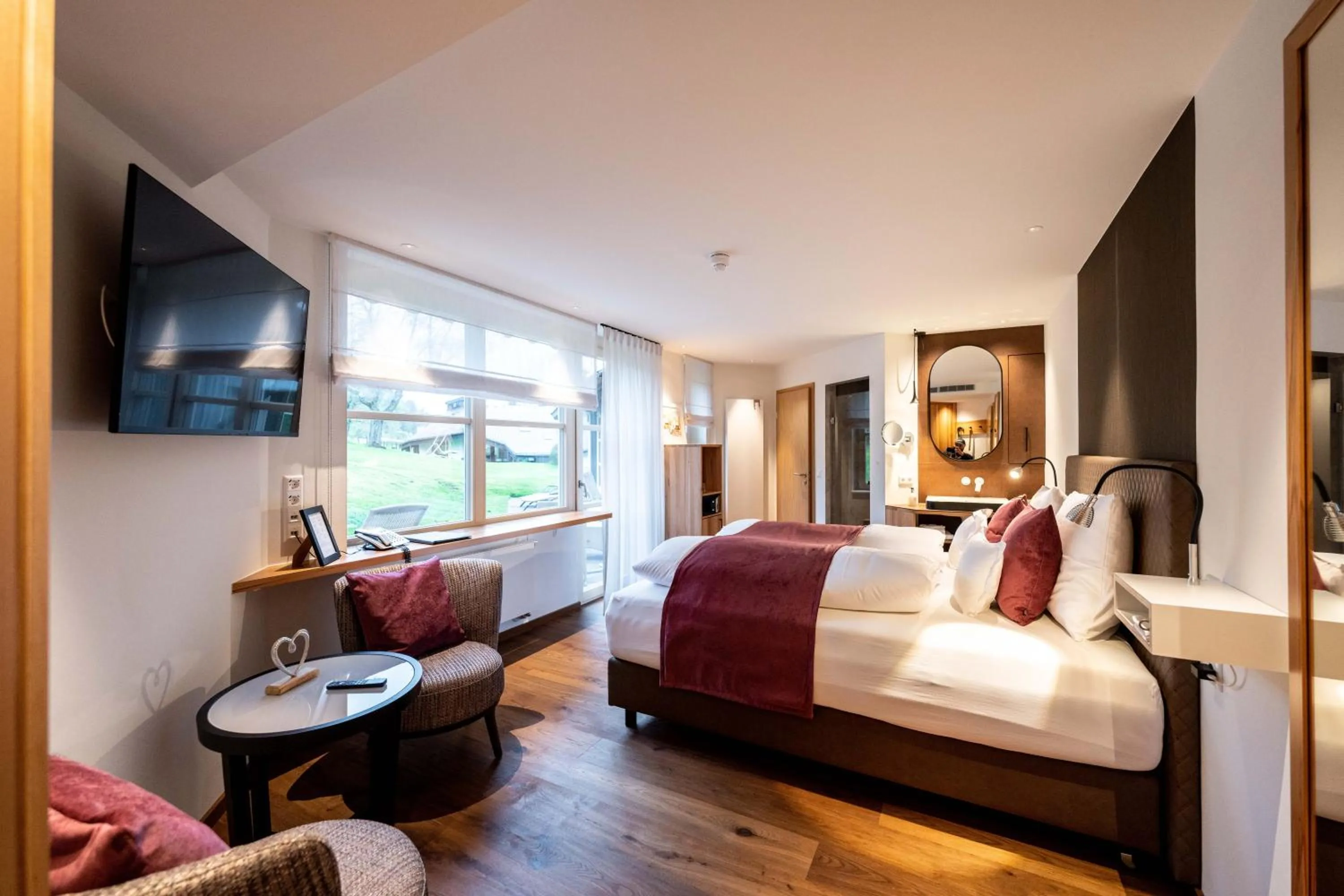 Photo of the whole room, Bed in Hotel Zum Ochsen