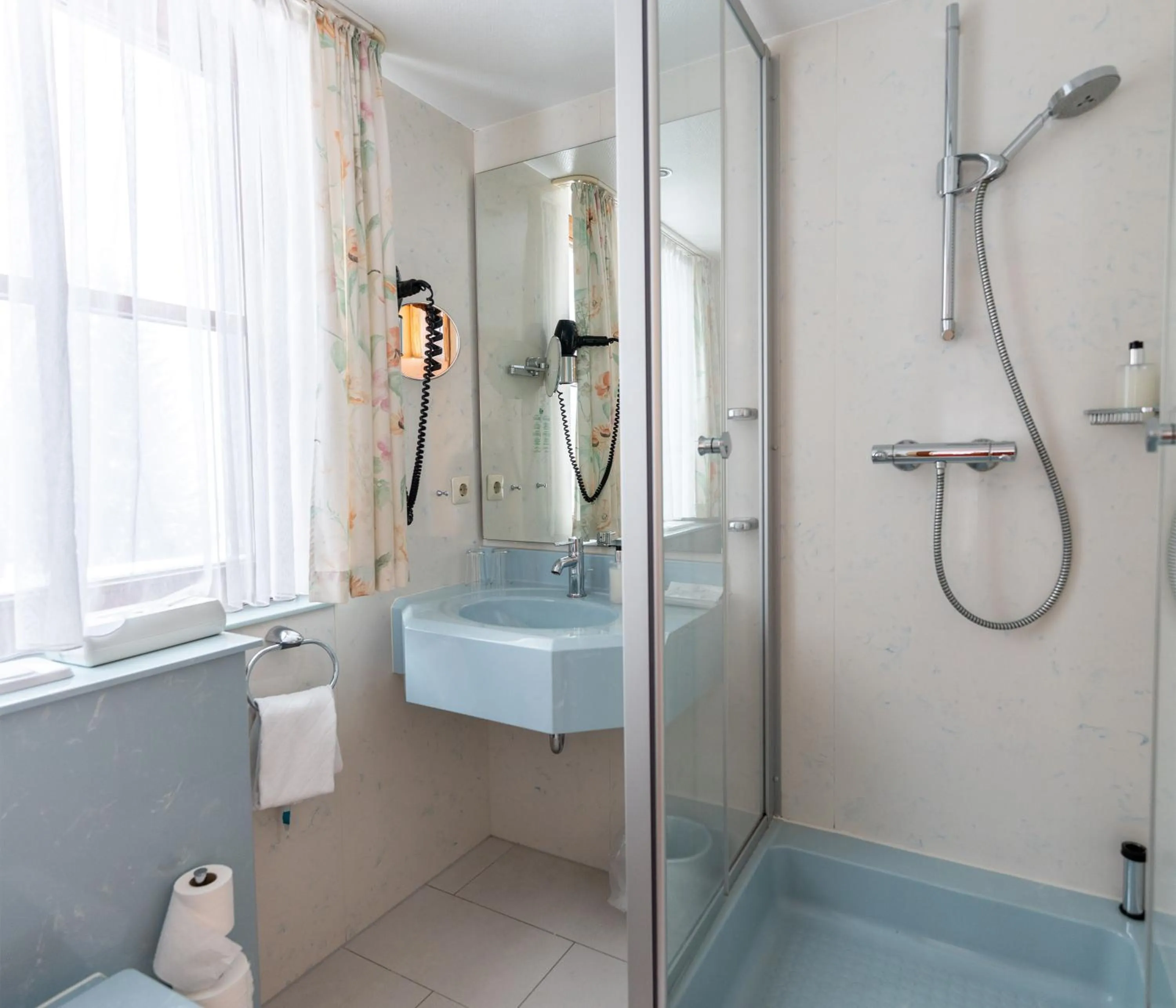 Shower in Hotel Zum Ochsen