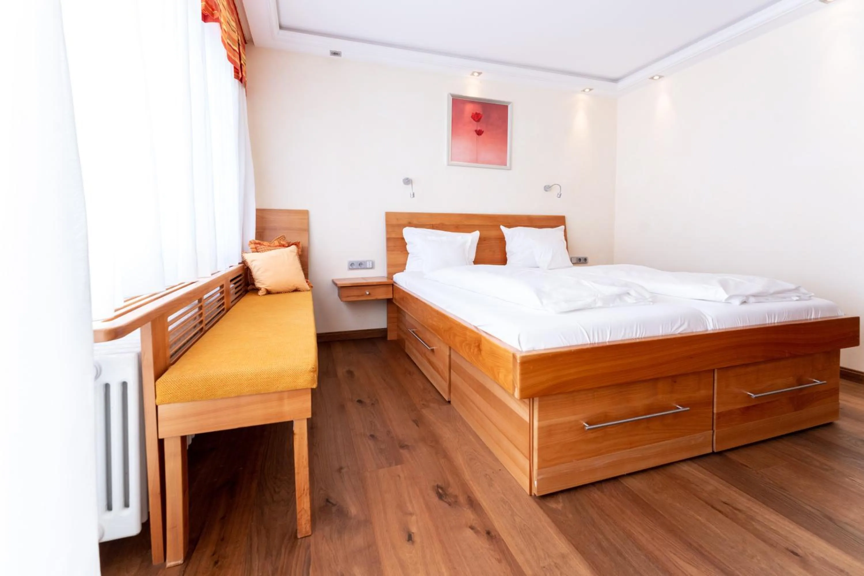 Photo of the whole room, Bed in Hotel Zum Ochsen