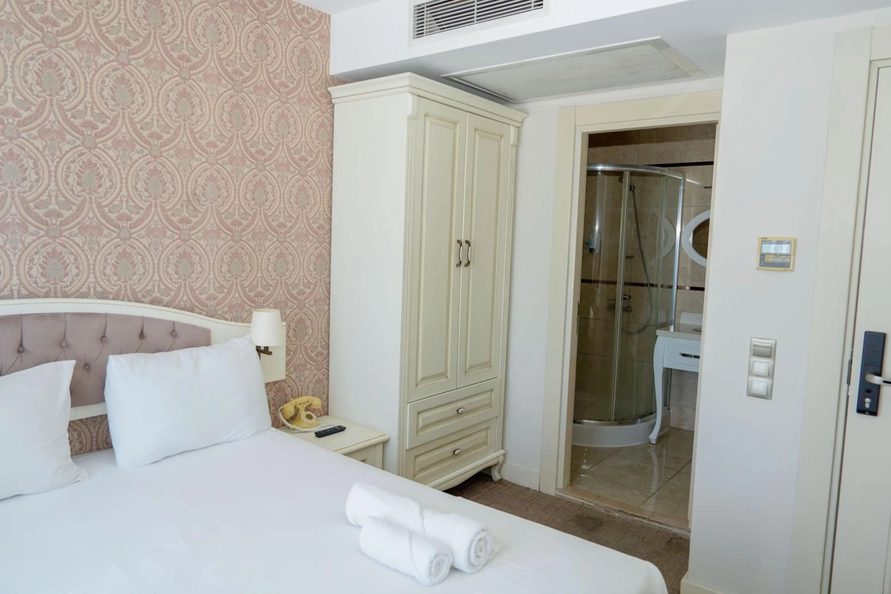 Bed in Hanzade Park Hotel