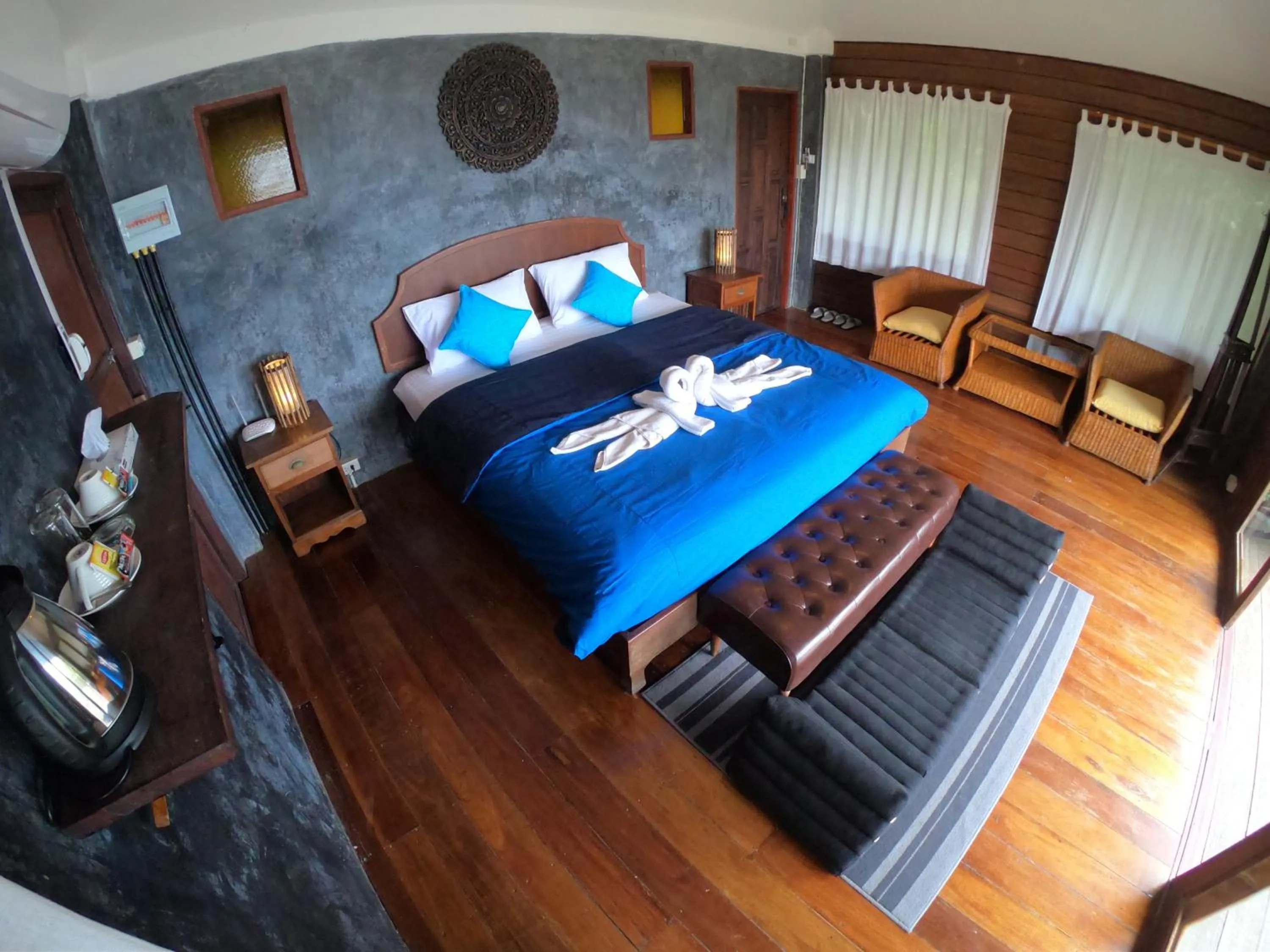 Bed in Blue Heaven Resort Koh Tao