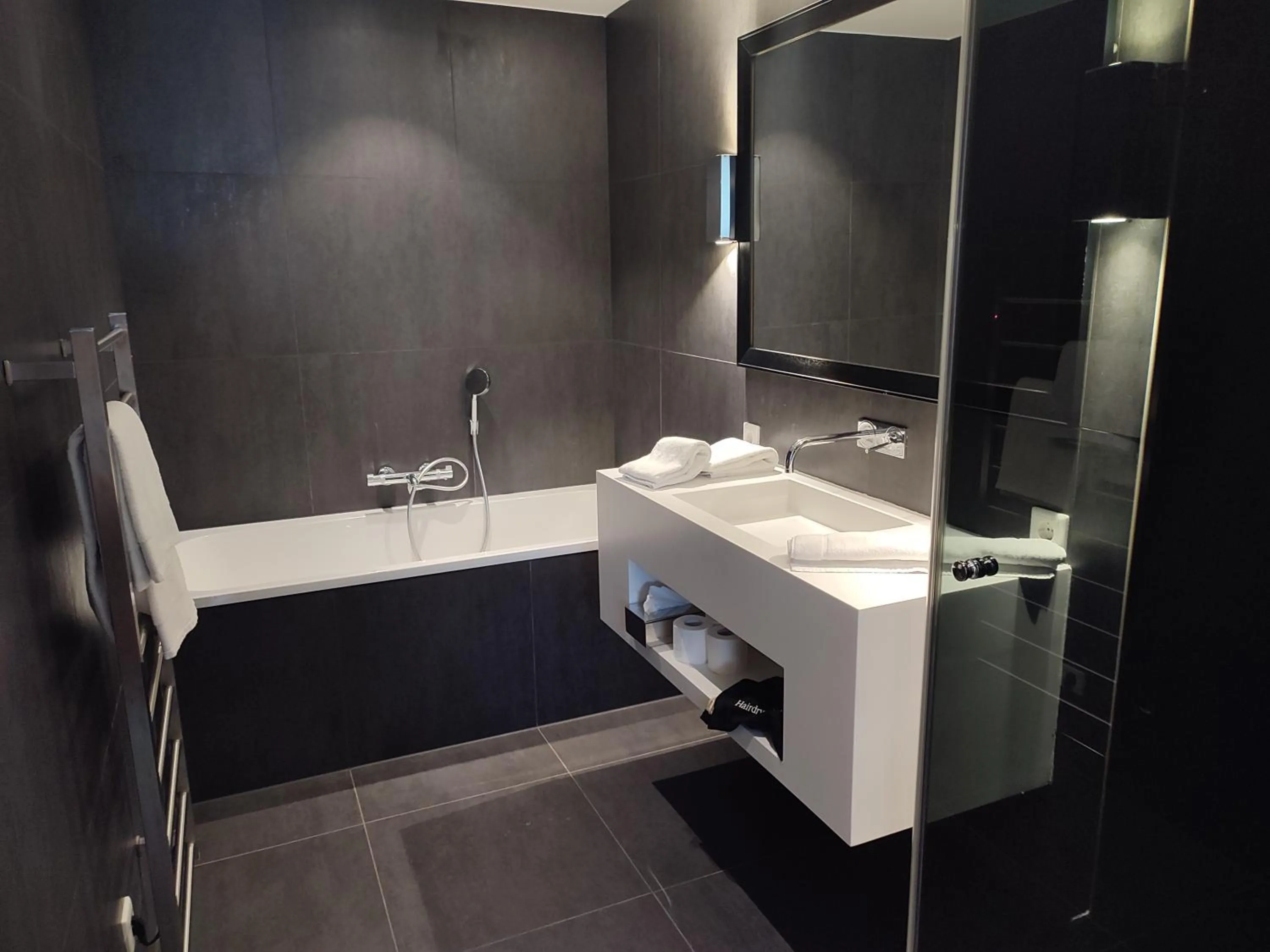 Bathroom in B-aparthotel Kennedy