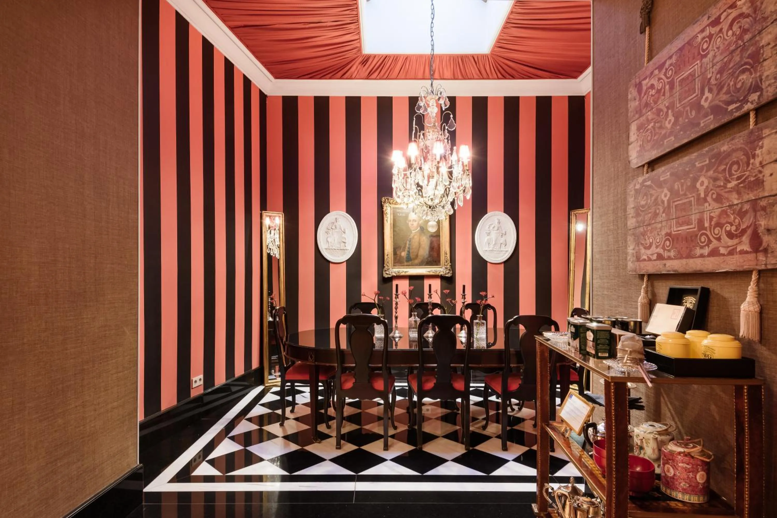 Dining area in M Maison Particulière Porto