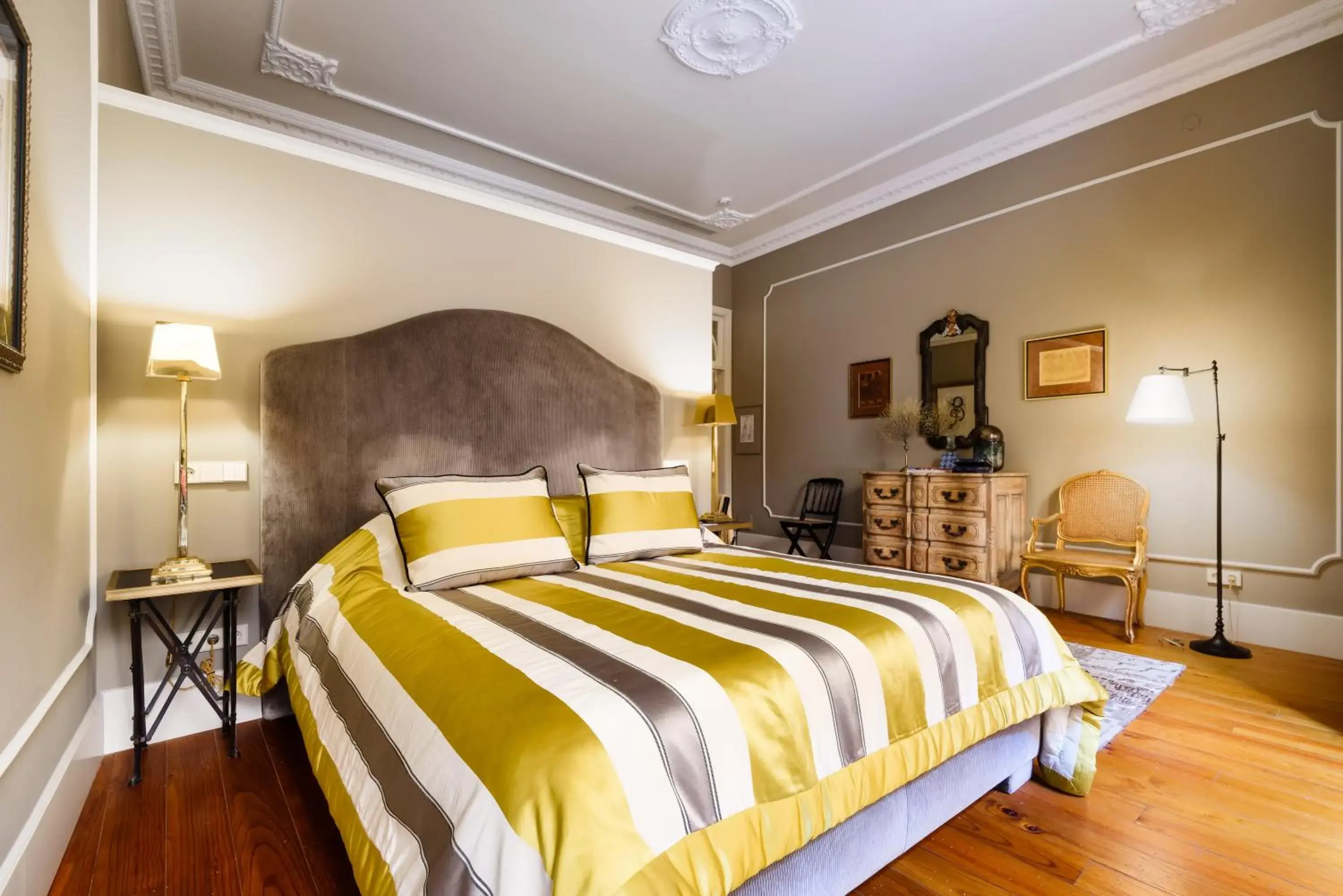 Suite with Balcony in M Maison Particulière Porto Suite with Balcony in M Maison Particulière Porto