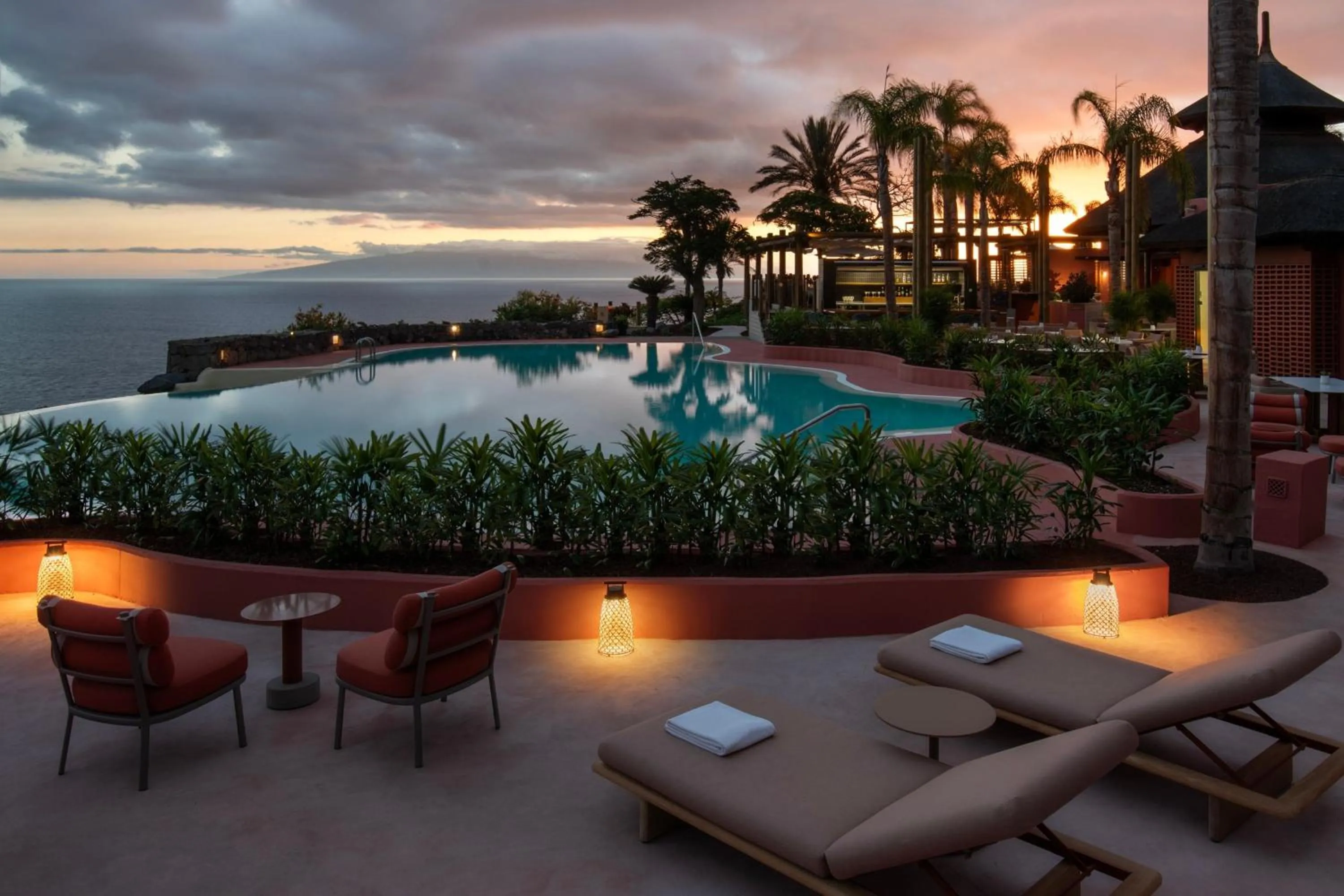 Lounge or bar in The Ritz-Carlton Tenerife, Abama