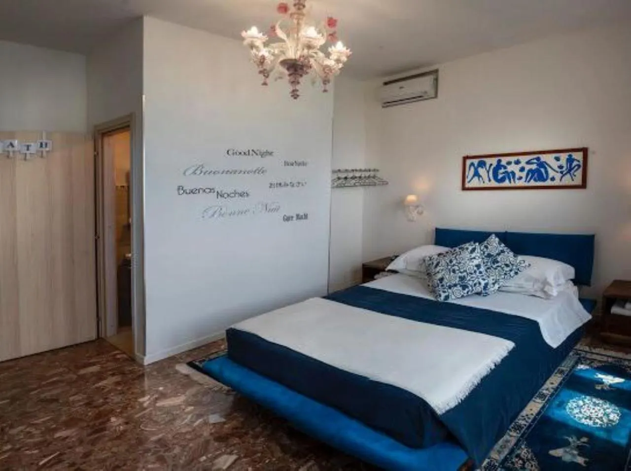 Photo of the whole room, Bed in Casa Sulla Laguna