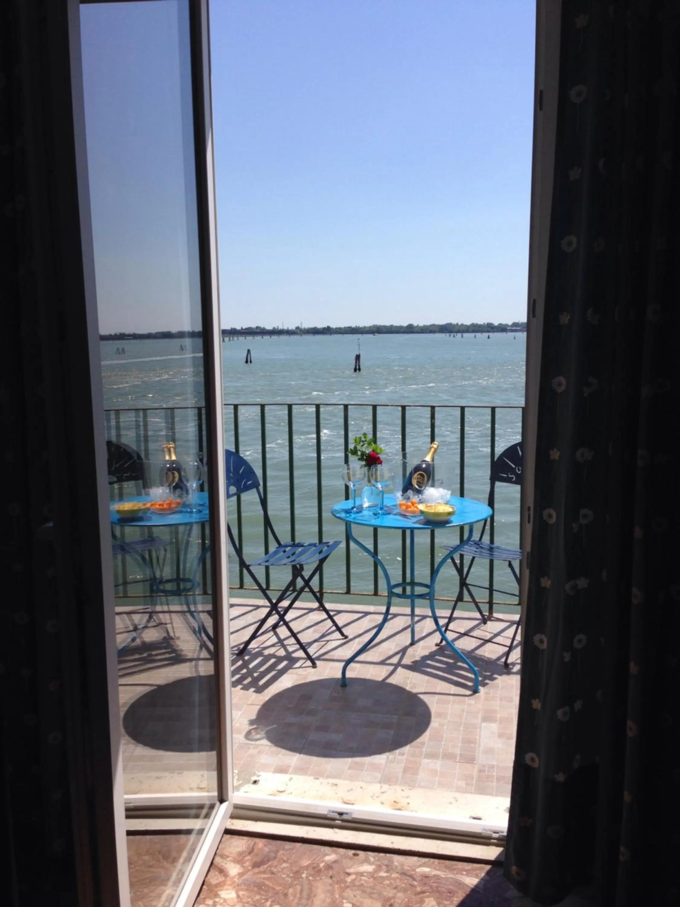 Photo of the whole room in Casa Sulla Laguna