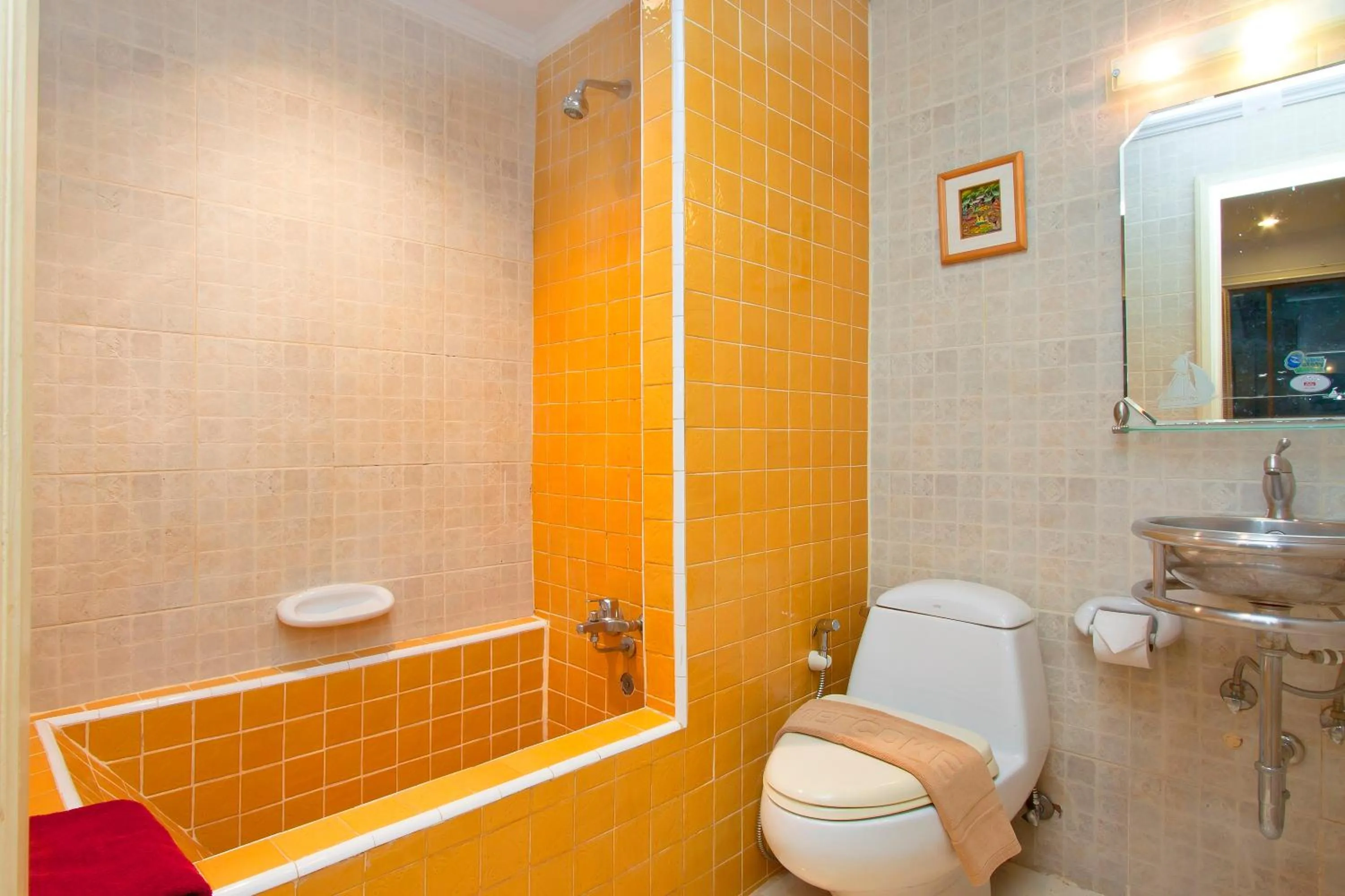 Bathroom in Argyle Apartments Pattaya