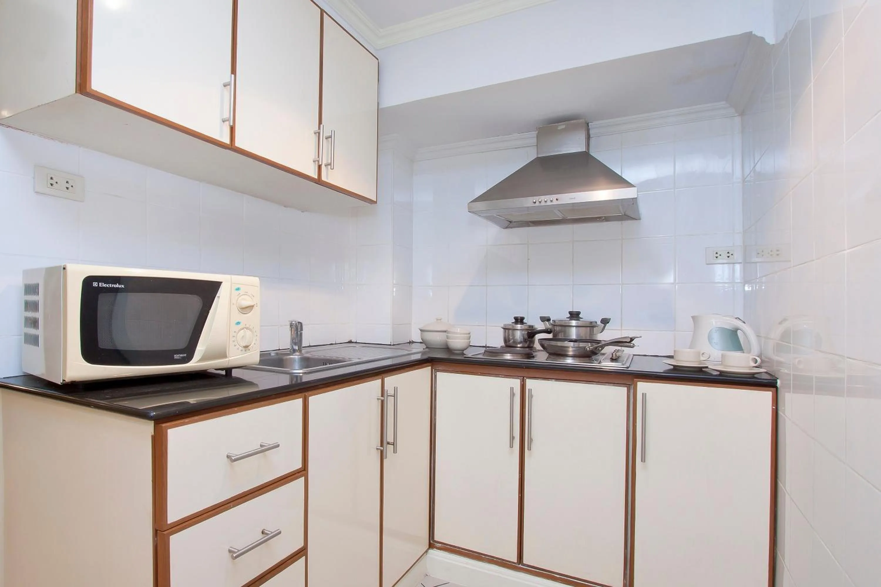 Kitchen or kitchenette in Argyle Apartments Pattaya