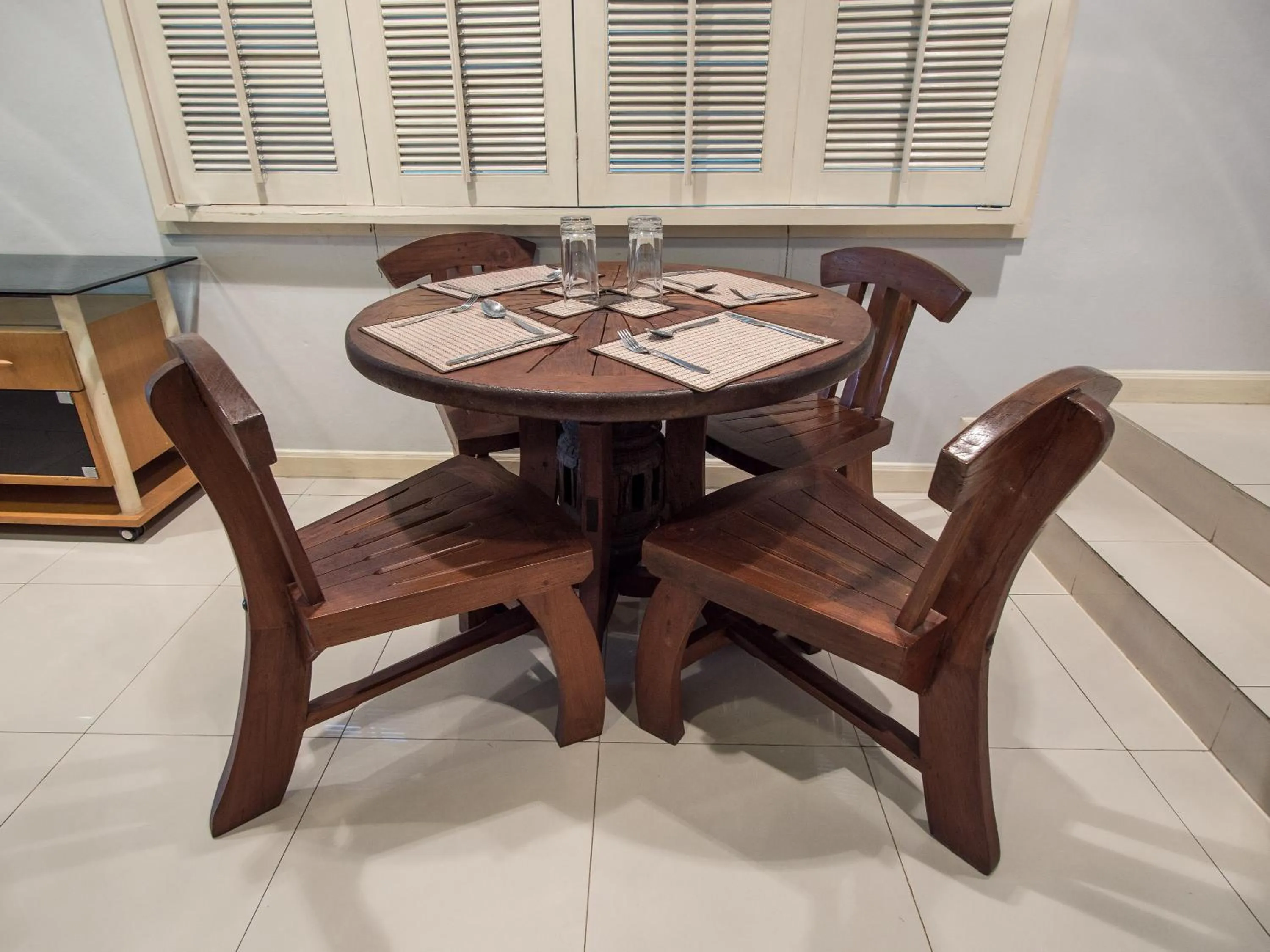 Dining area in Argyle Apartments Pattaya