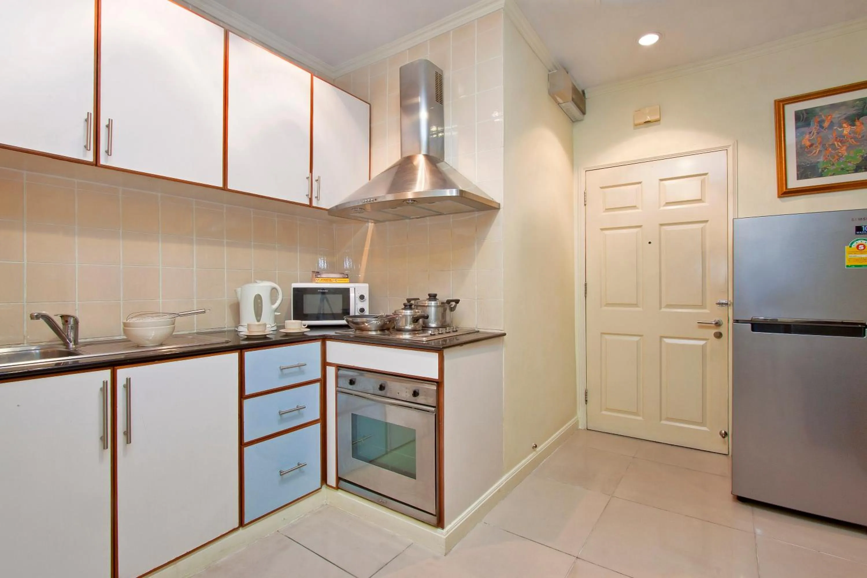 Kitchen or kitchenette in Argyle Apartments Pattaya