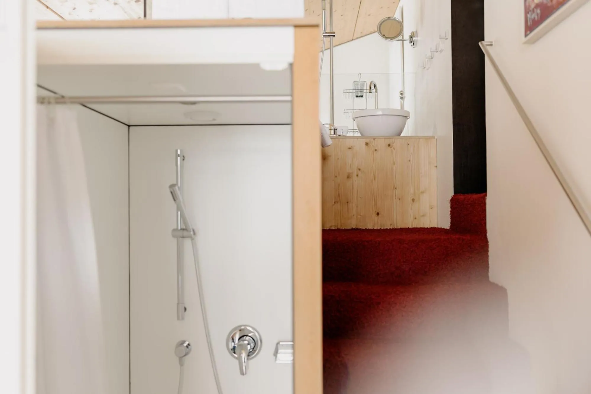 Shower in LAMA Appartement