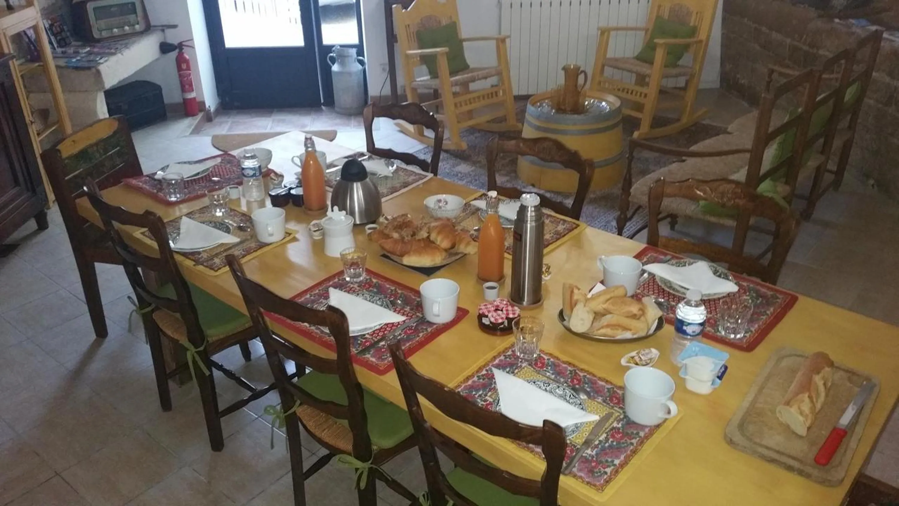 Continental breakfast in Le Clos des Aramons