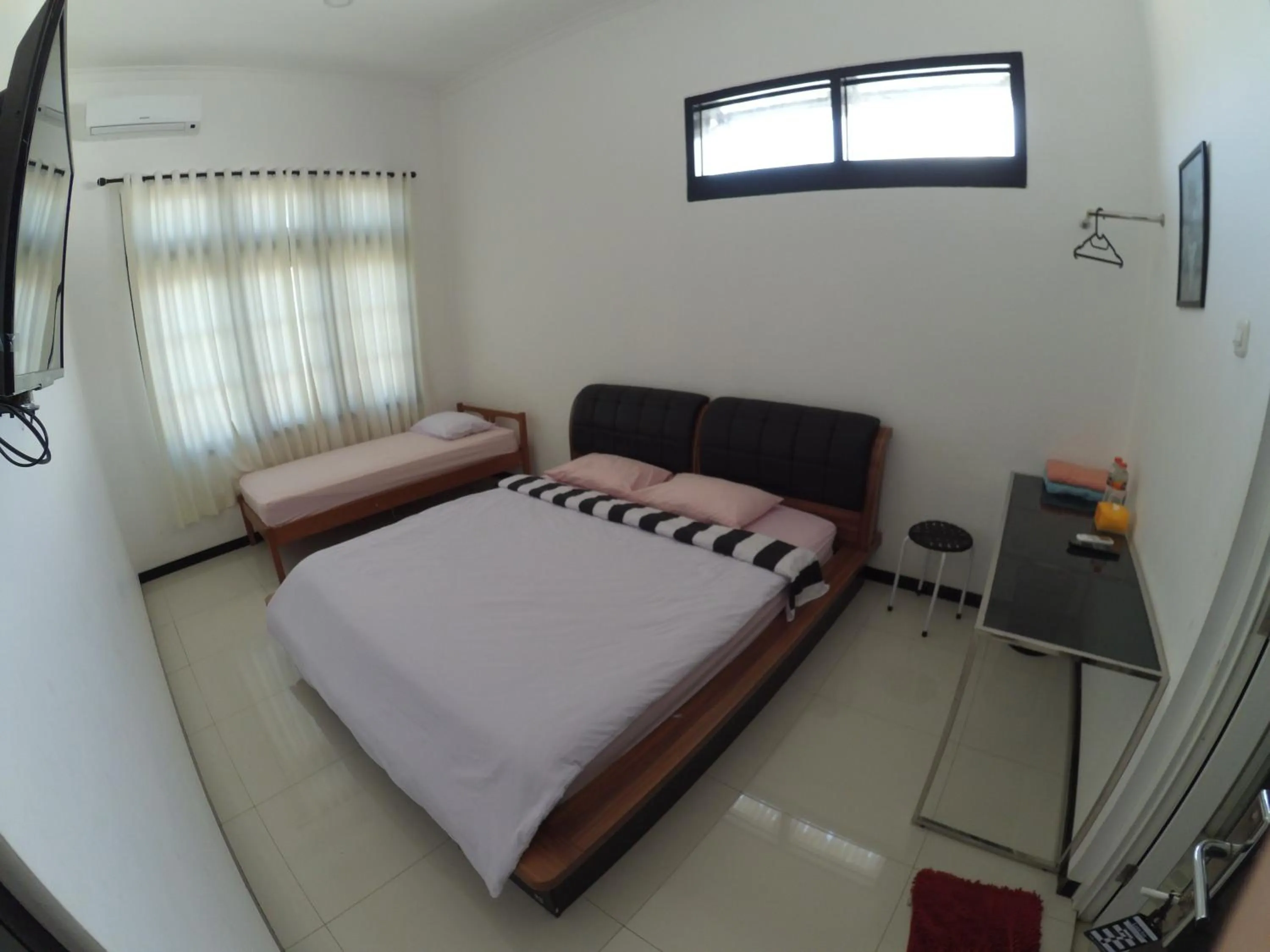 Bed in Mess Inn Semarang