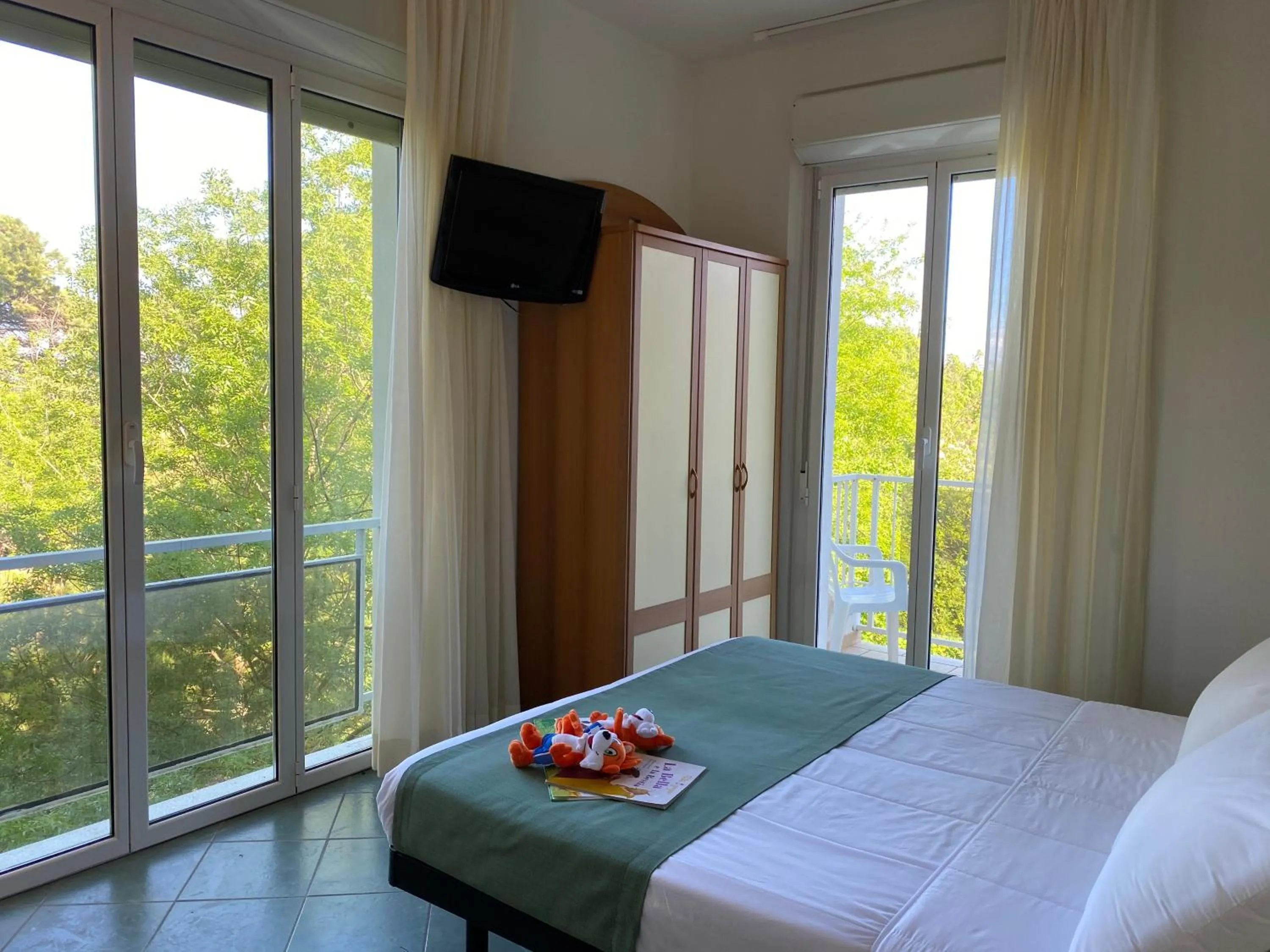 Balcony/Terrace, Bed in Pinetina Mare Baby Family Hotel