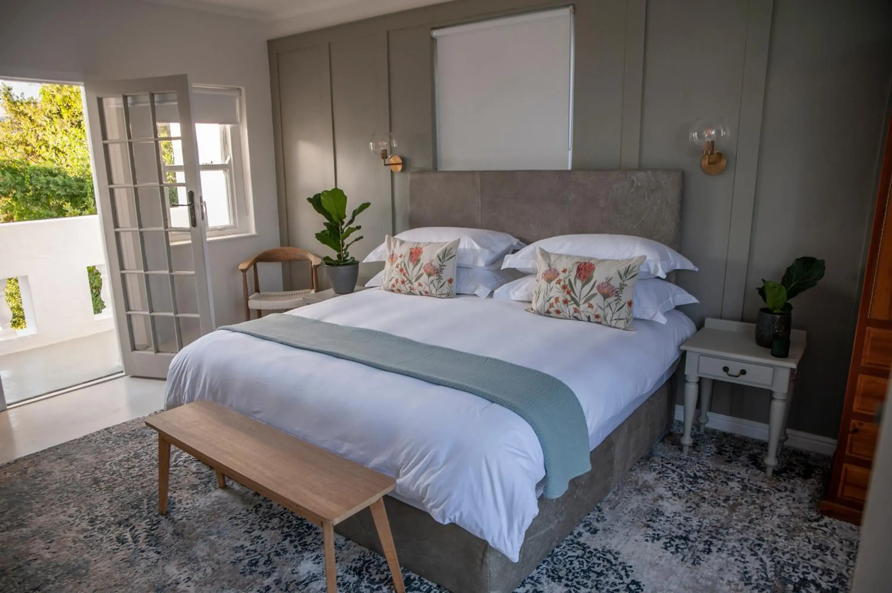 Superior King Room in The Grand Hotel Robertson Superior King Room in The Grand Hotel Robertson