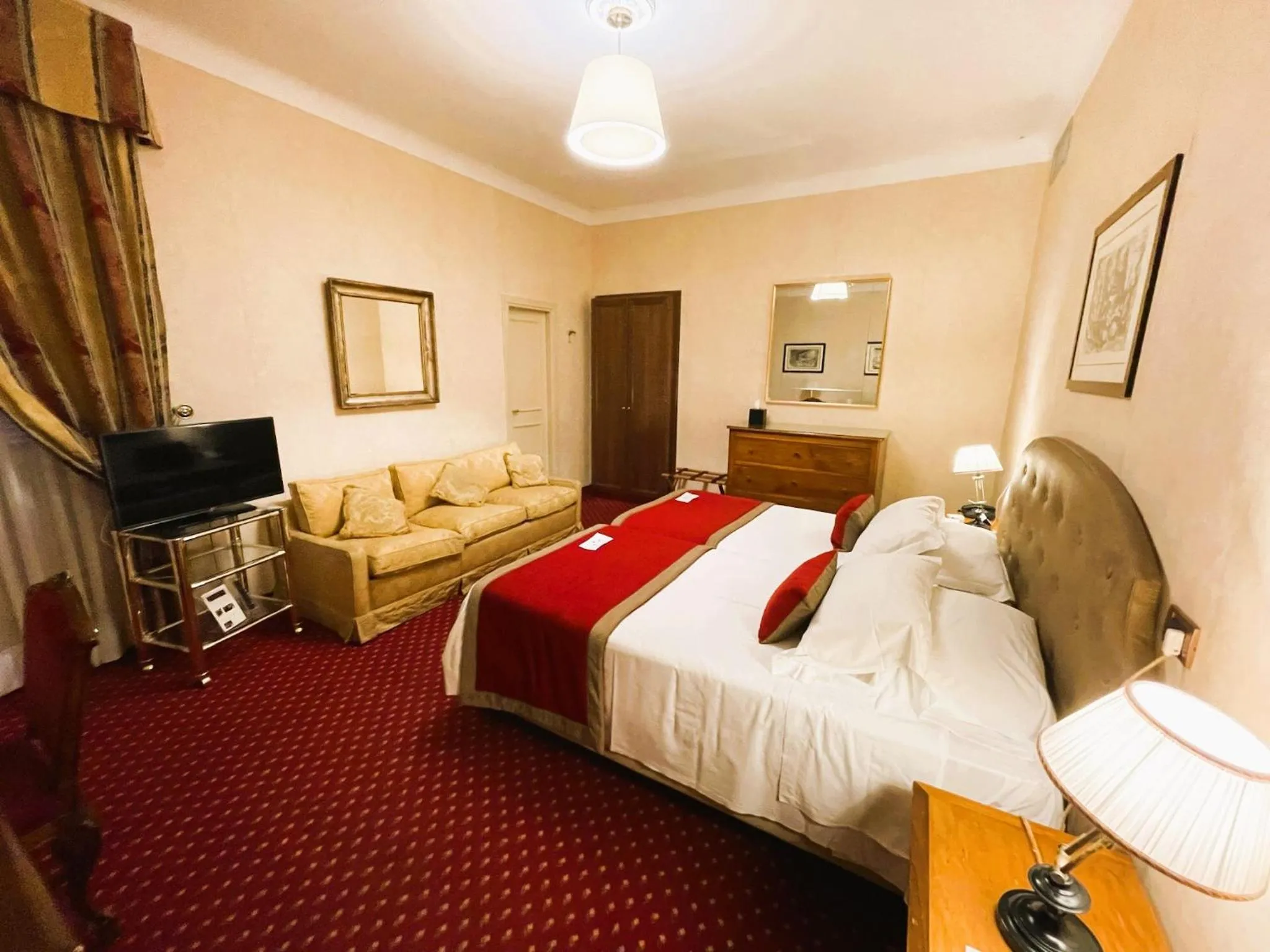 Bed in Hotel Nazionale