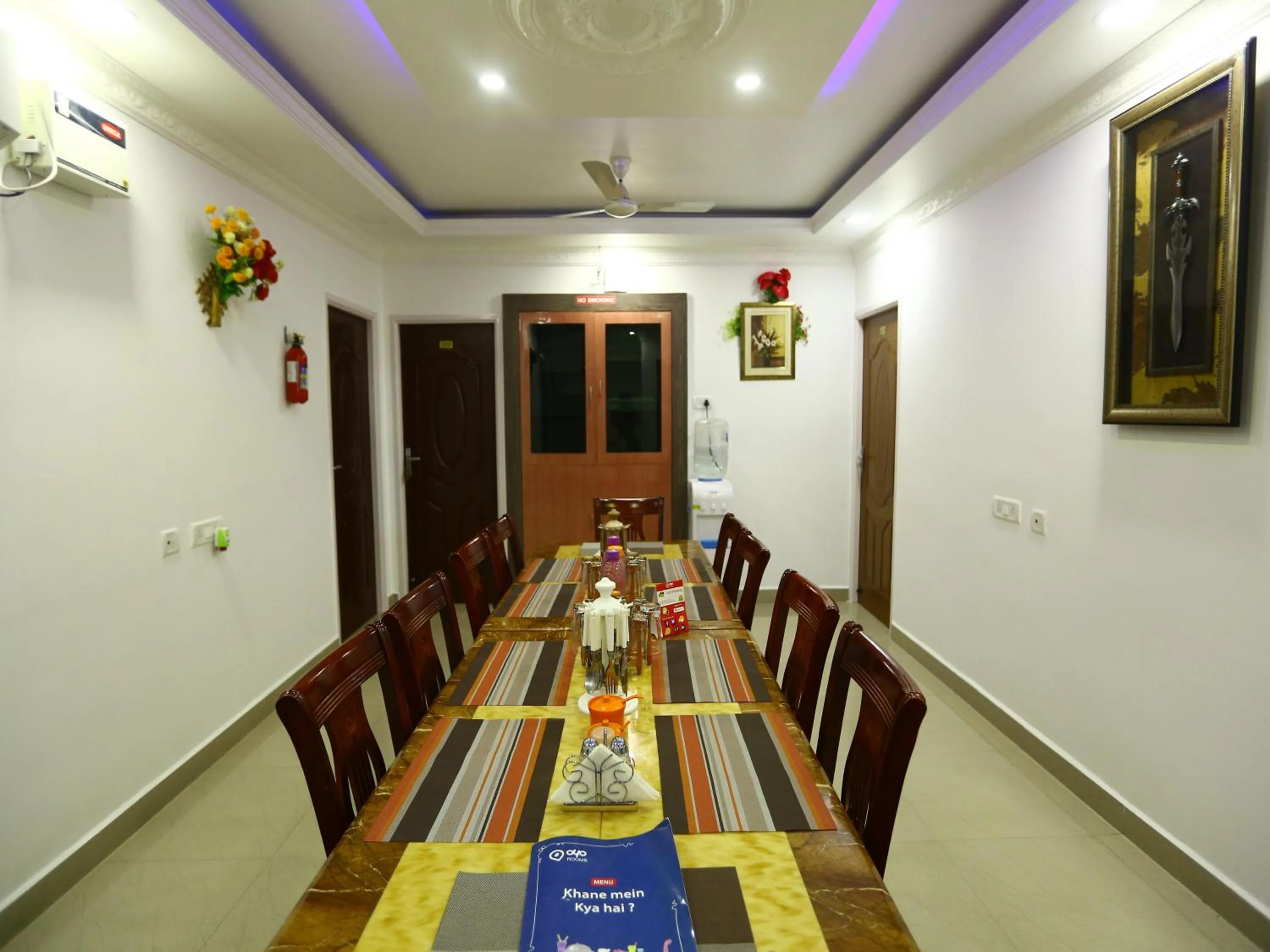 Restaurant/places to eat in Olive Apartments