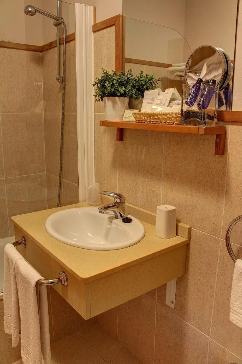 Bathroom in Hotel Mirador del Sella