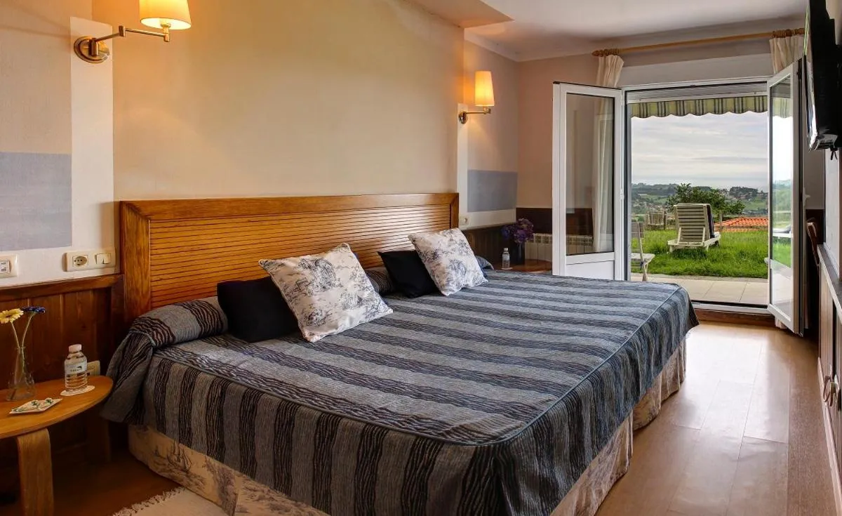 Bedroom, Bed in Hotel Mirador del Sella