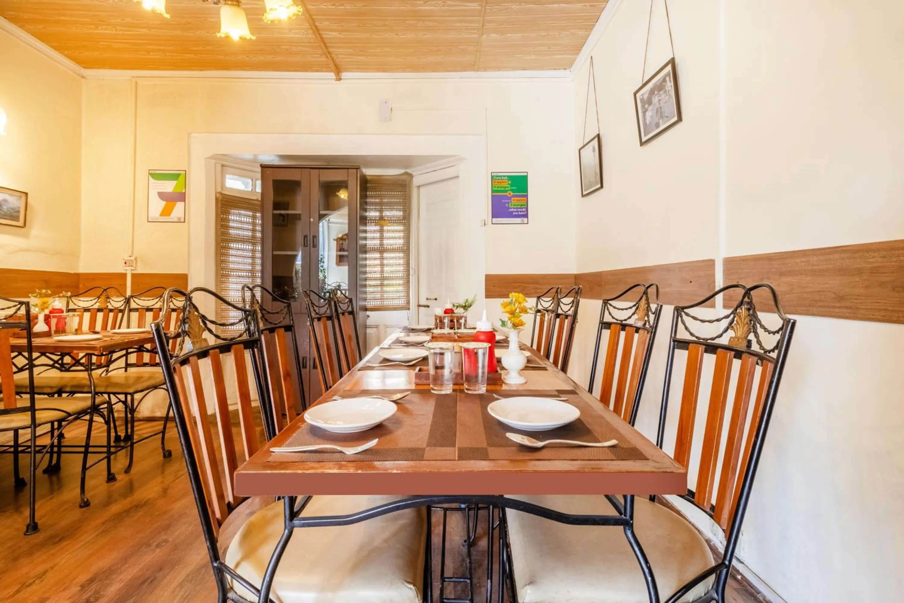 Restaurant/places to eat in Treebo The Alpine Heritage Residency