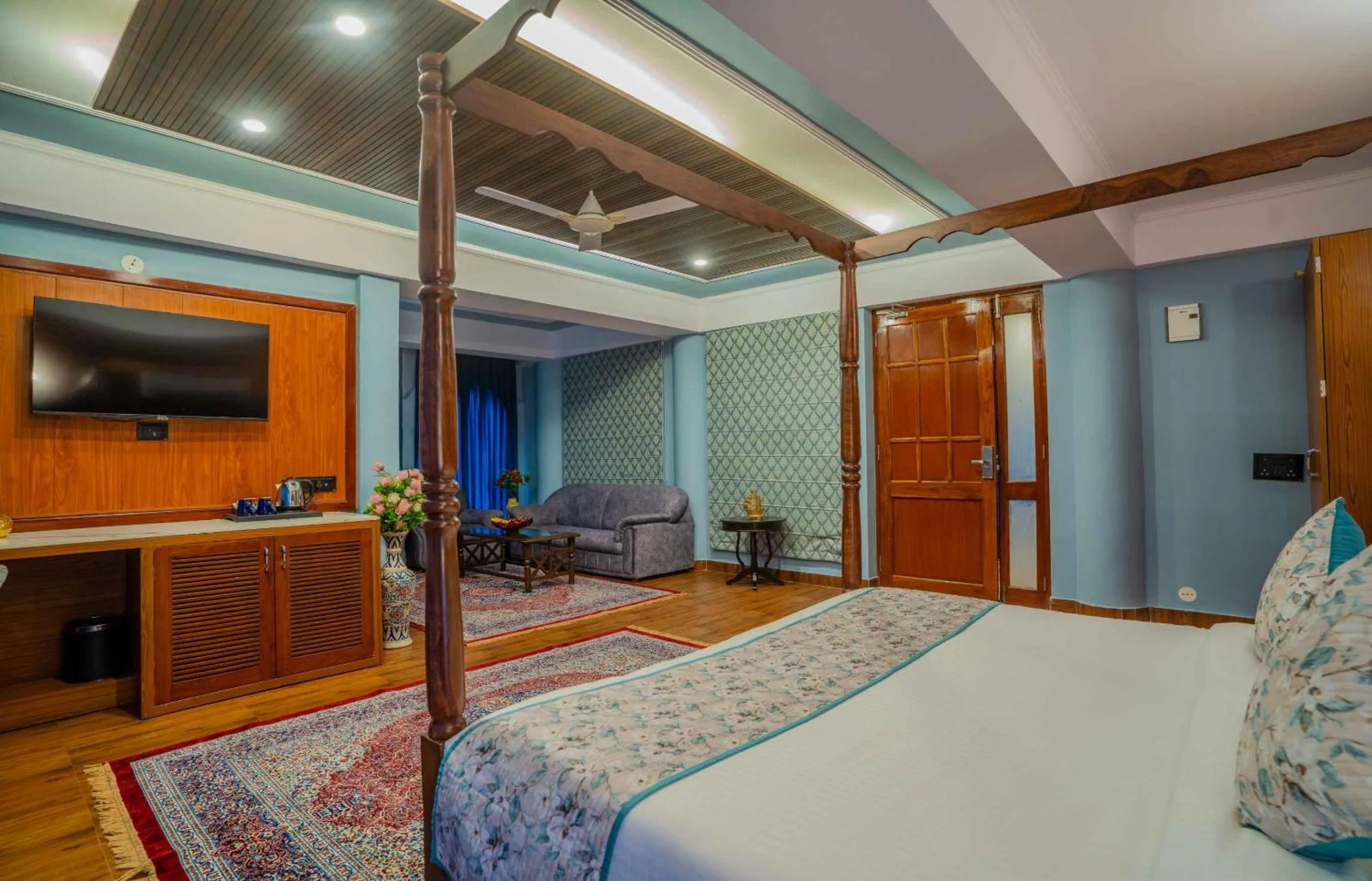 Communal lounge/ TV room, Bed in The Kurki Heritage