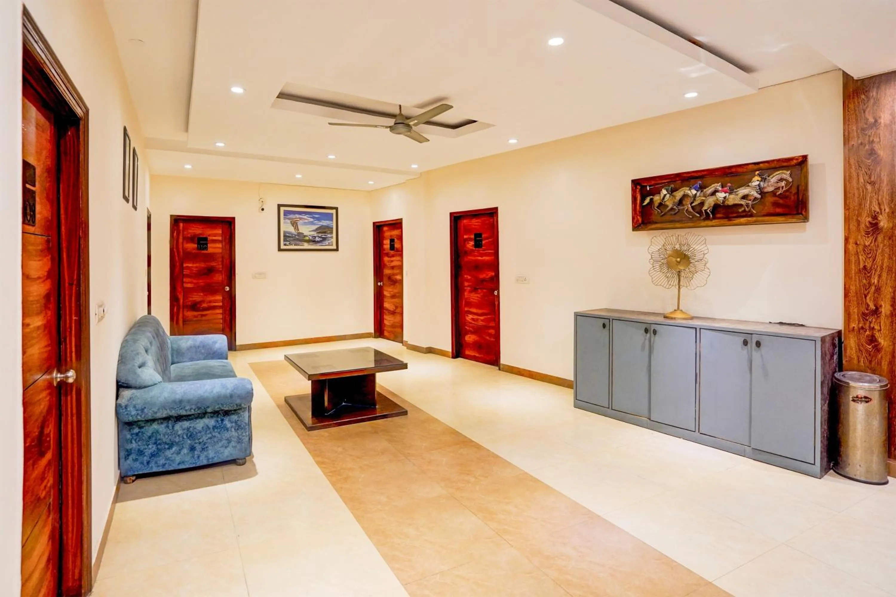 Lobby or reception in Super Townhouse Prince Chowk Near Railway Station