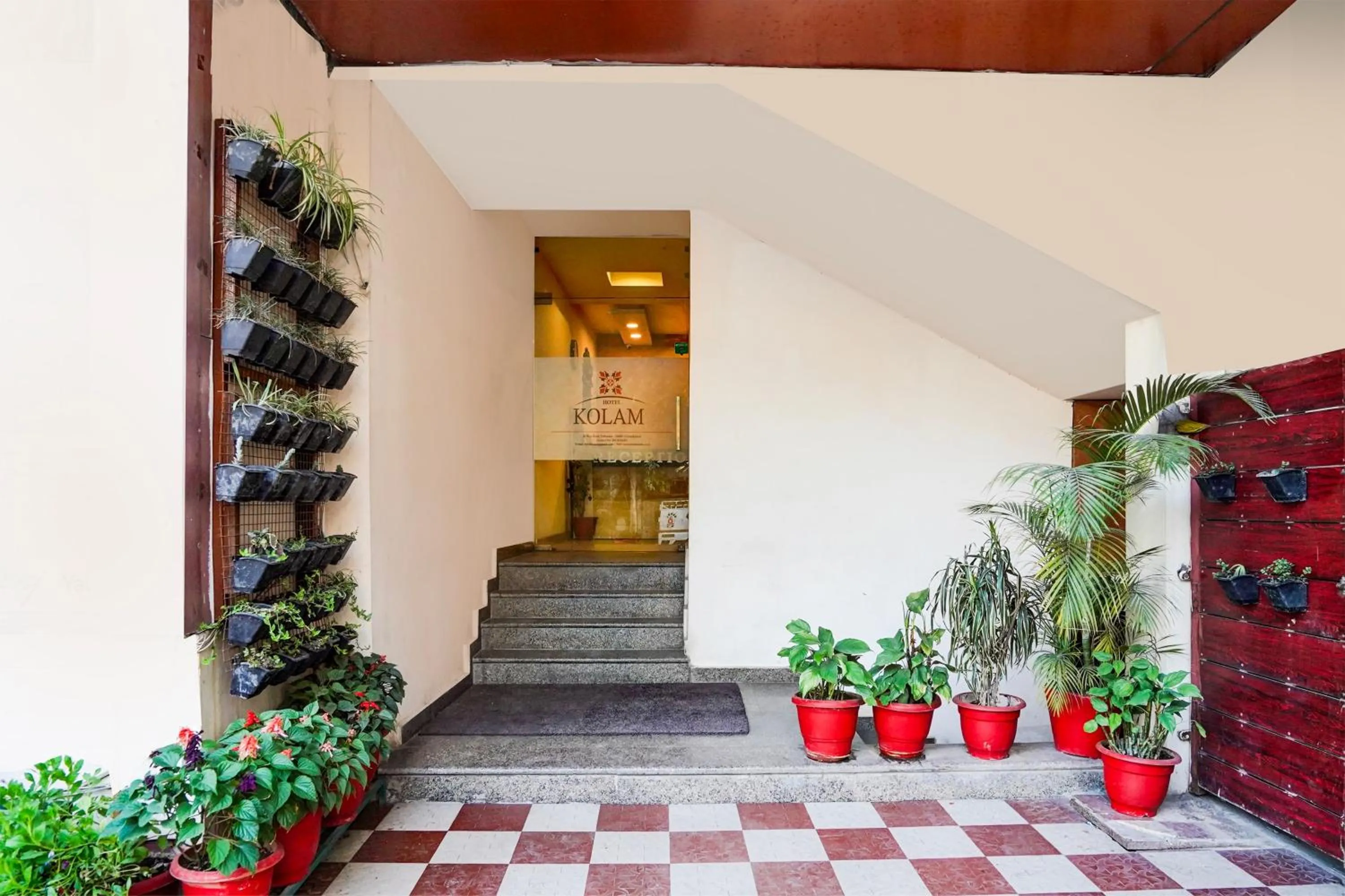 Facade/entrance in Super Townhouse Prince Chowk Near Railway Station