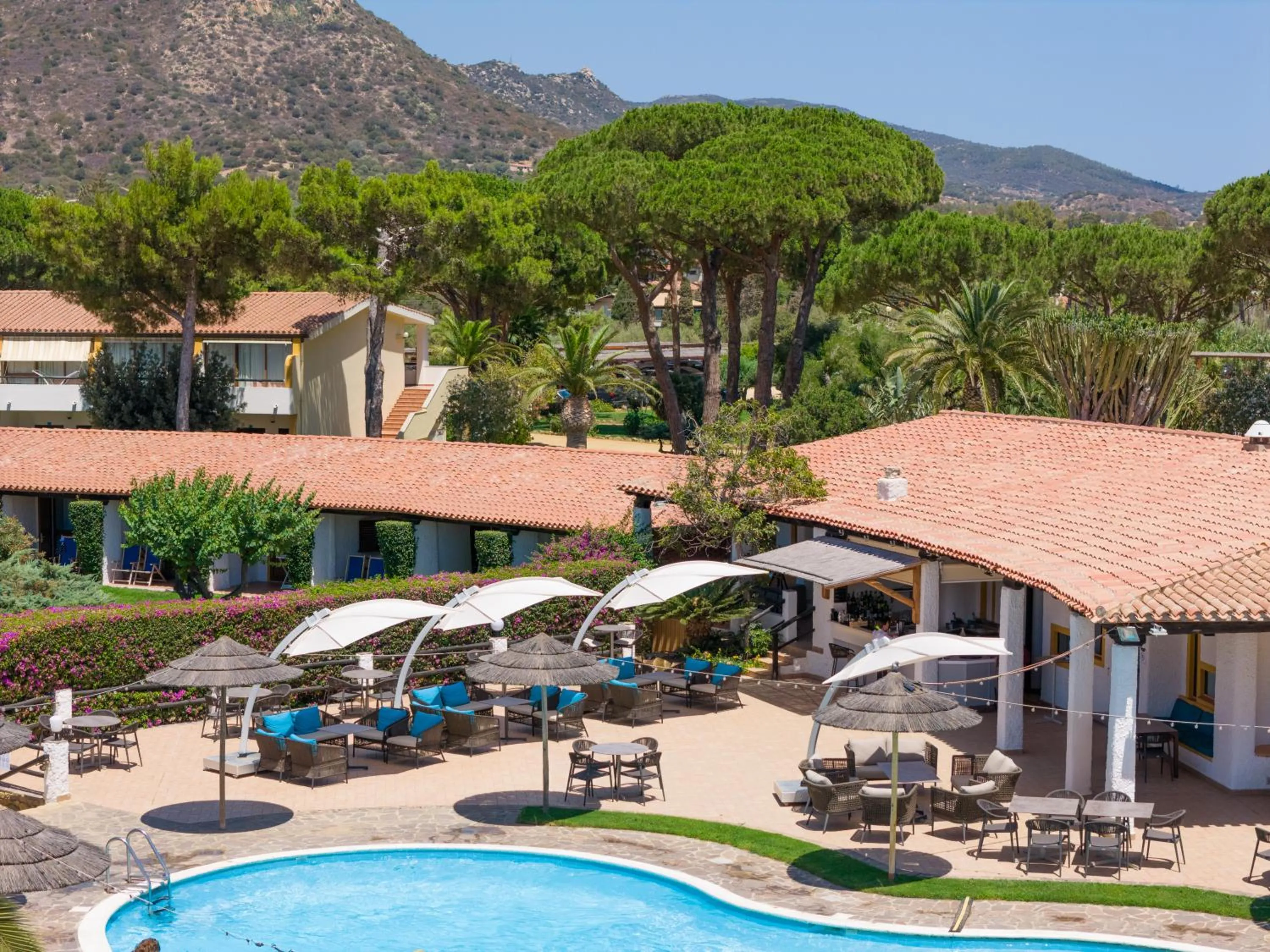 Swimming pool in Cormoran Hotel & Residence