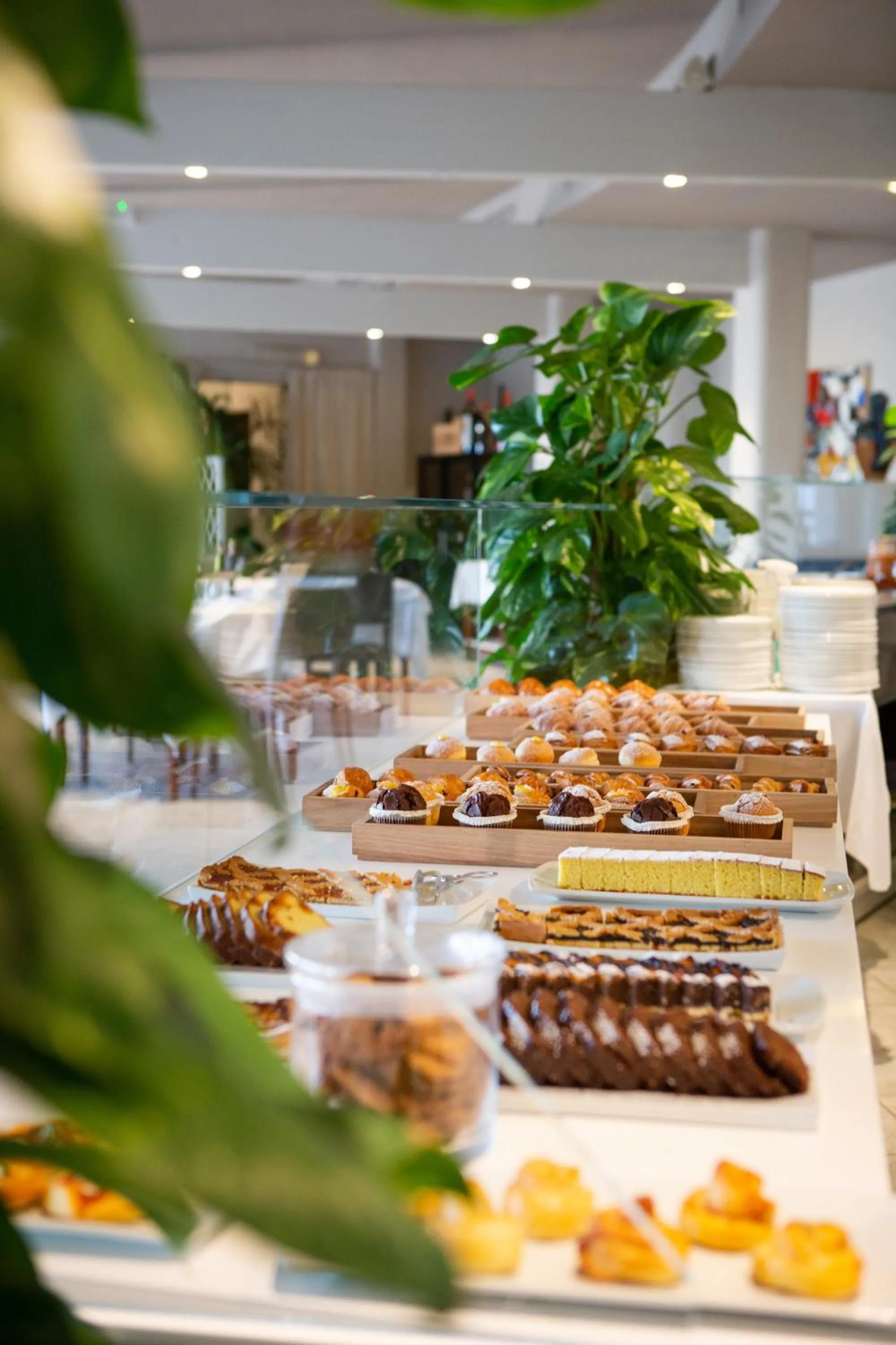 Food and drinks in Cormoran Hotel & Residence