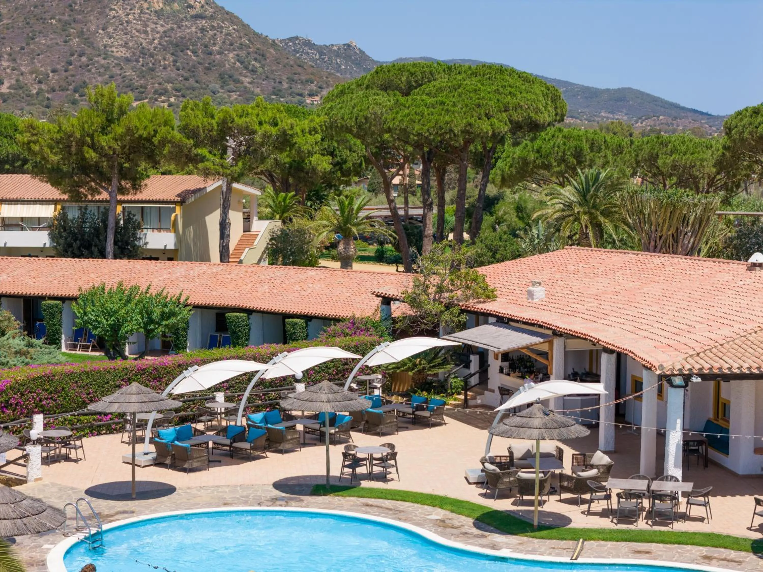 Swimming pool in Cormoran Hotel & Residence