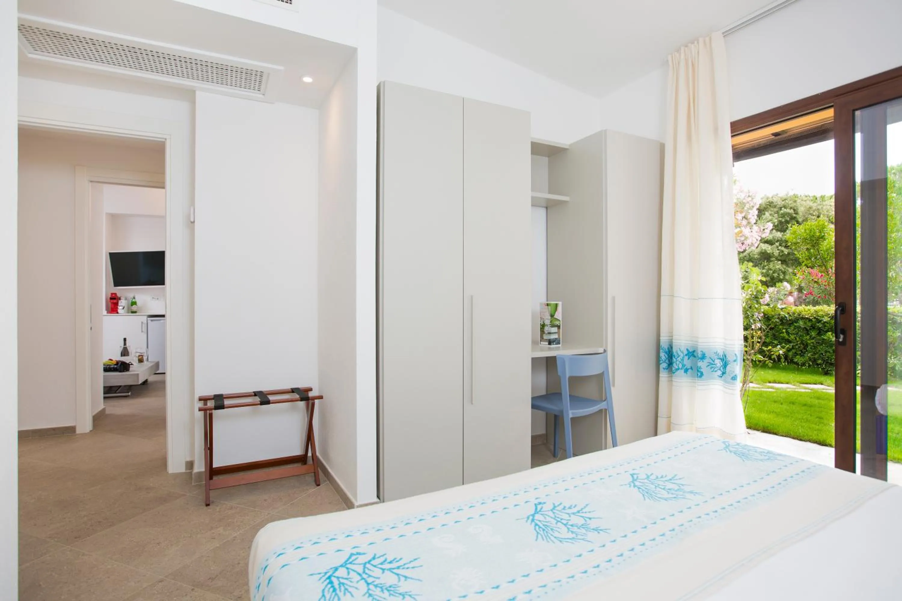 Bed in Cormoran Hotel & Residence