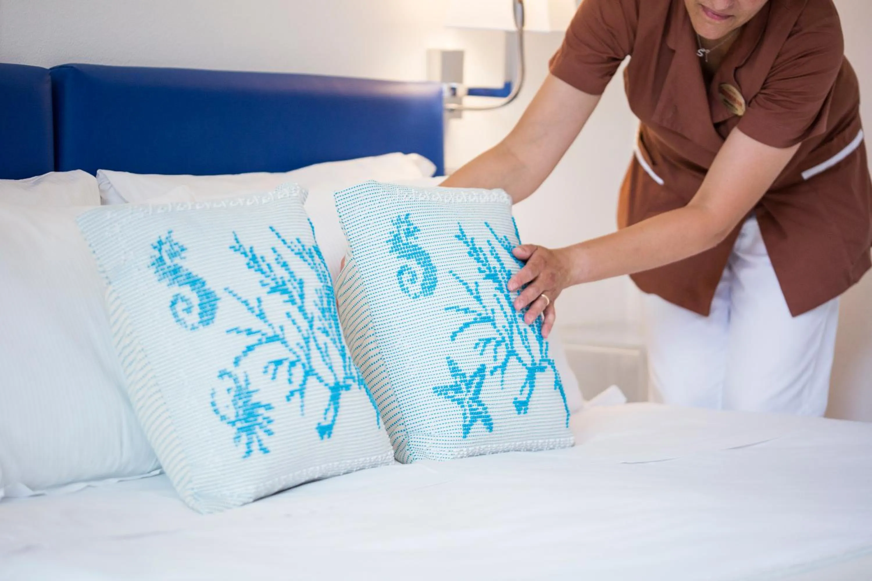 Bed in Cormoran Hotel & Residence