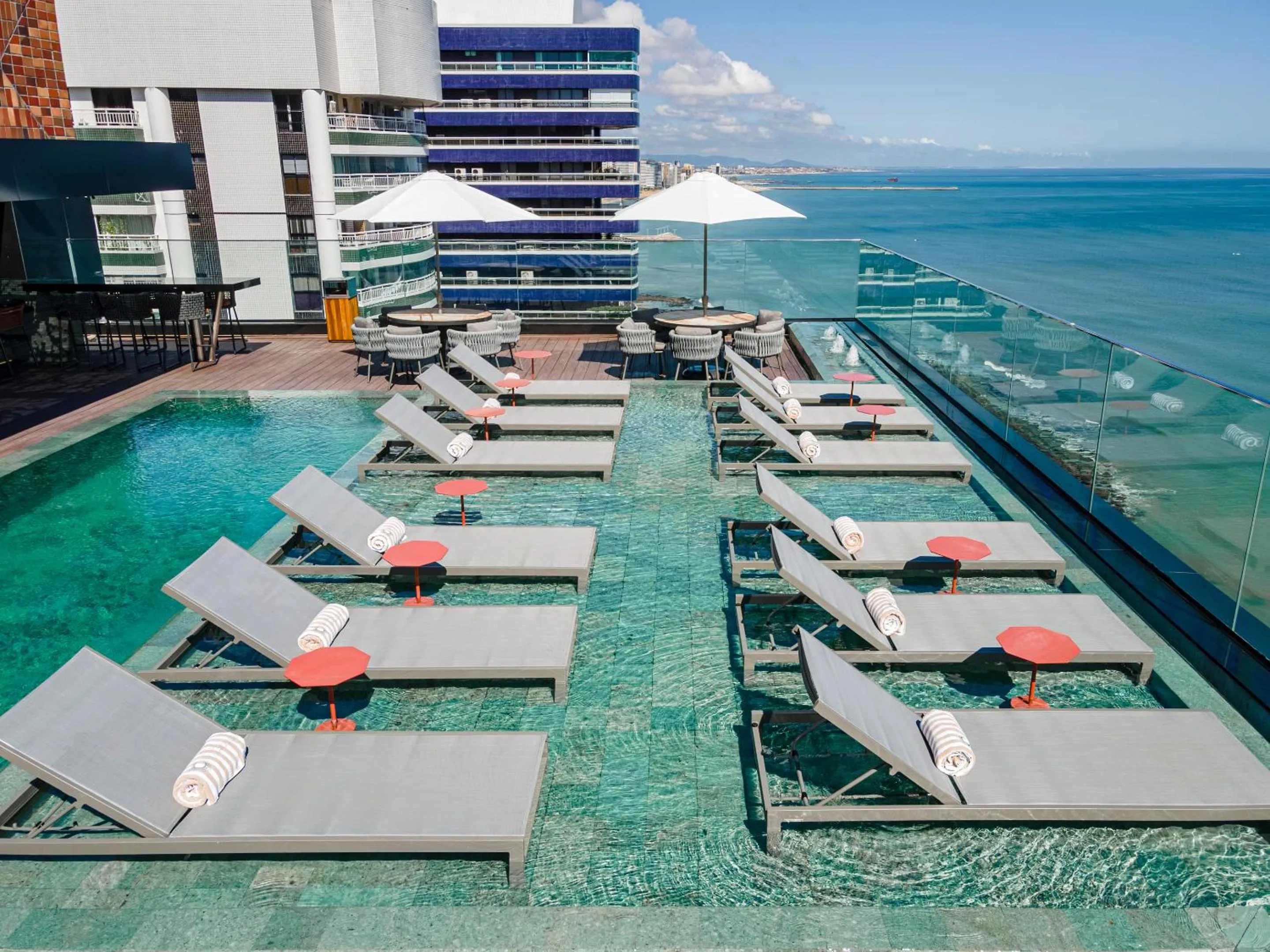 Swimming pool in Hotel Gran Marquise