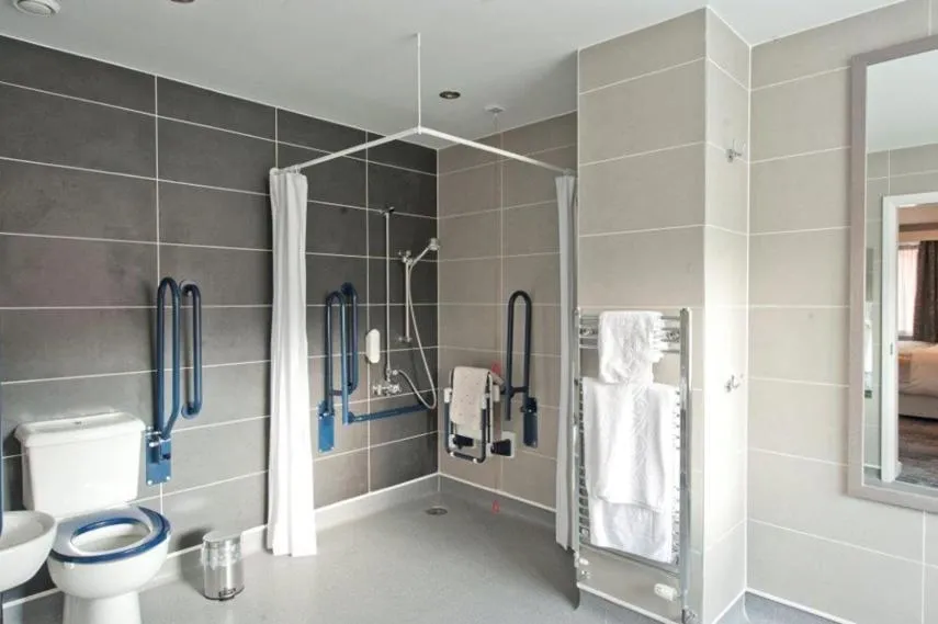 Shower in The Portland Hotel Wetherspoon