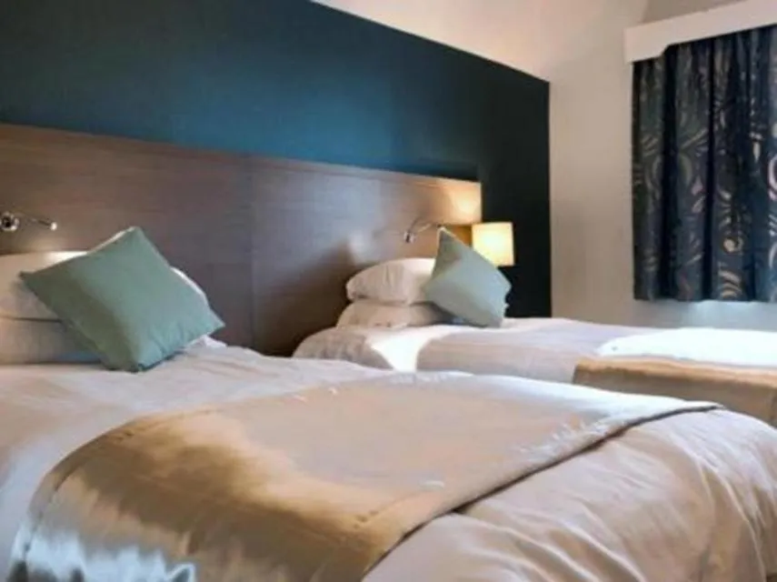 Shower in The Portland Hotel Wetherspoon