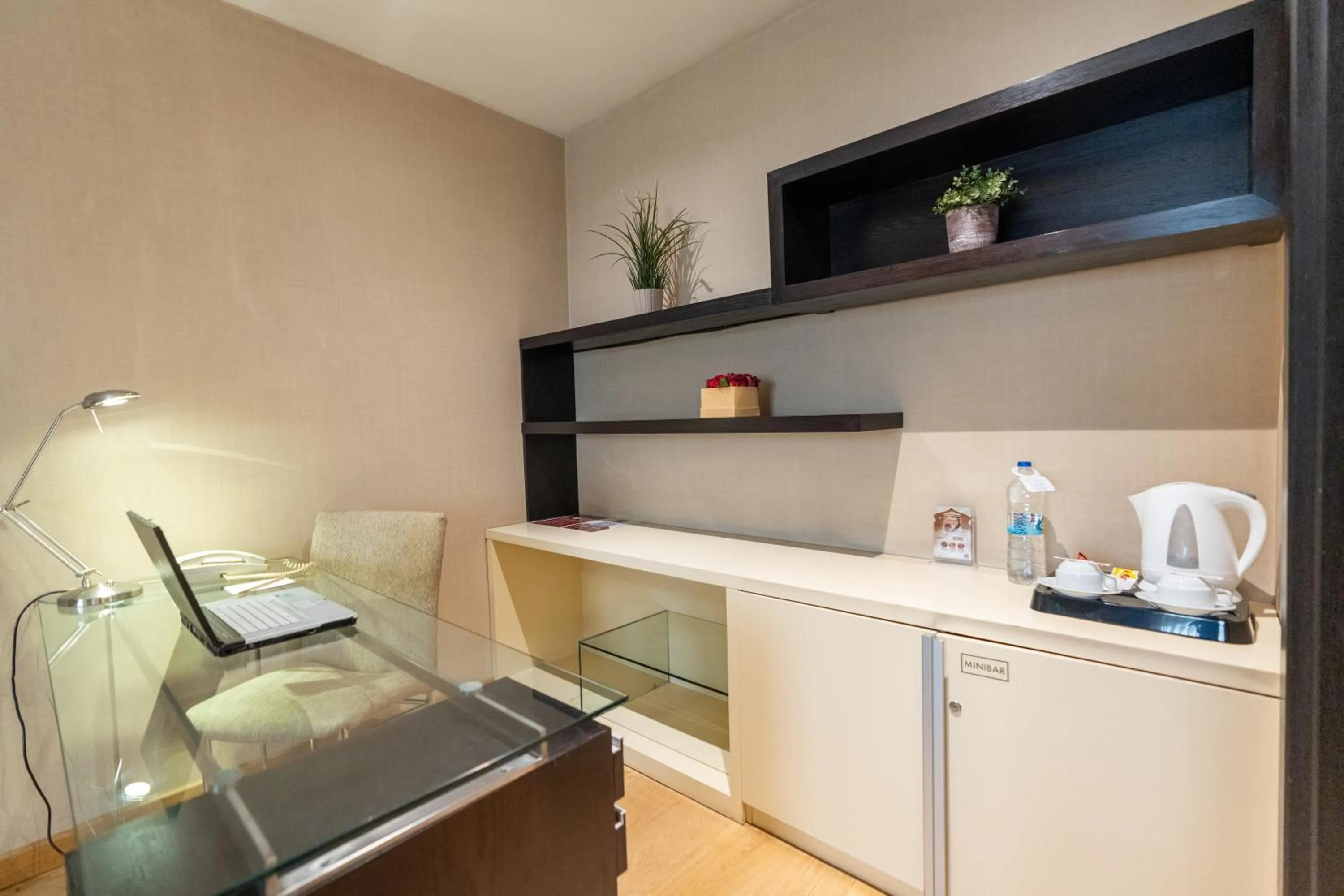 Photo of the whole room in Sundance Hotel Istanbul