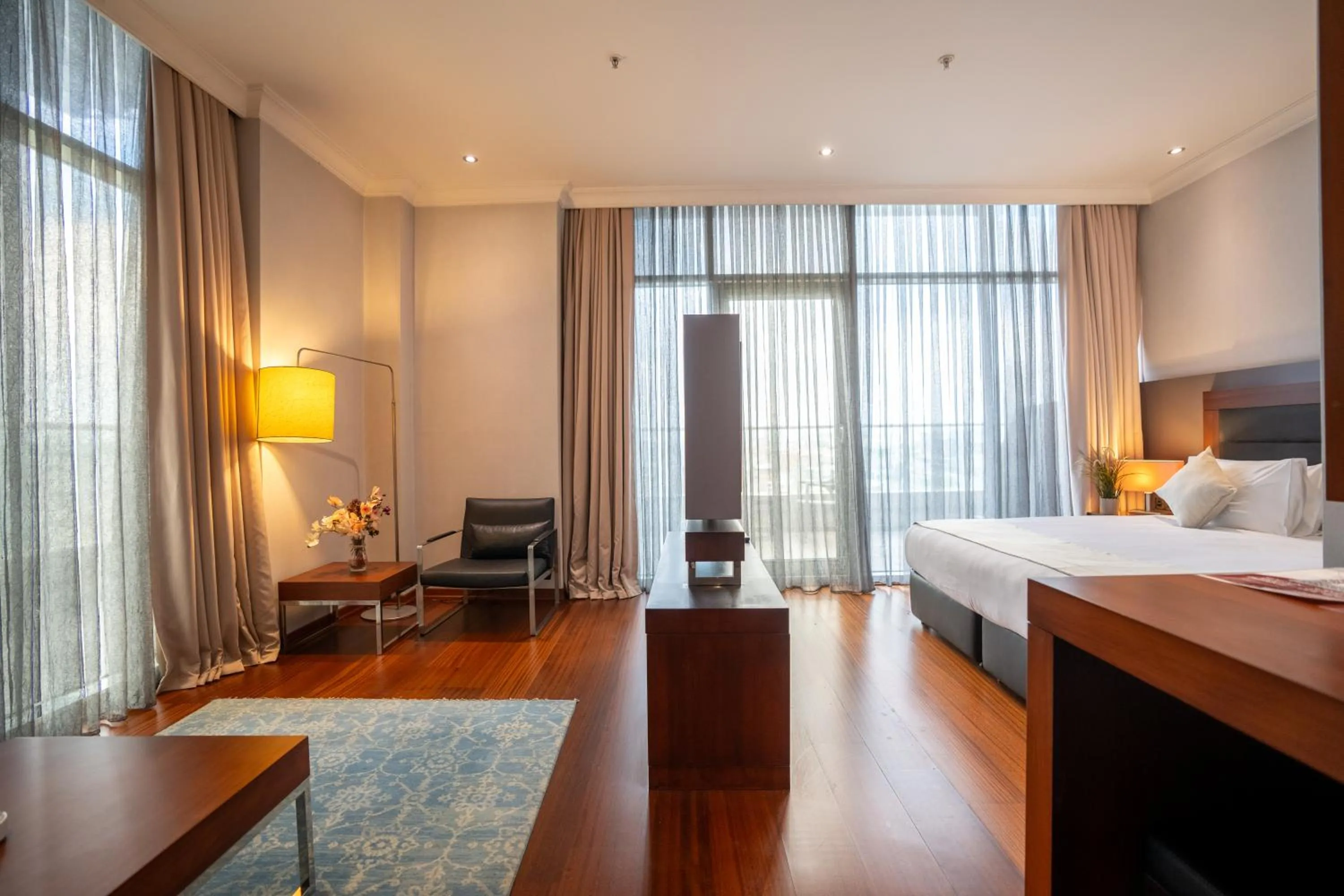 TV and multimedia, Bed in Sundance Hotel Istanbul