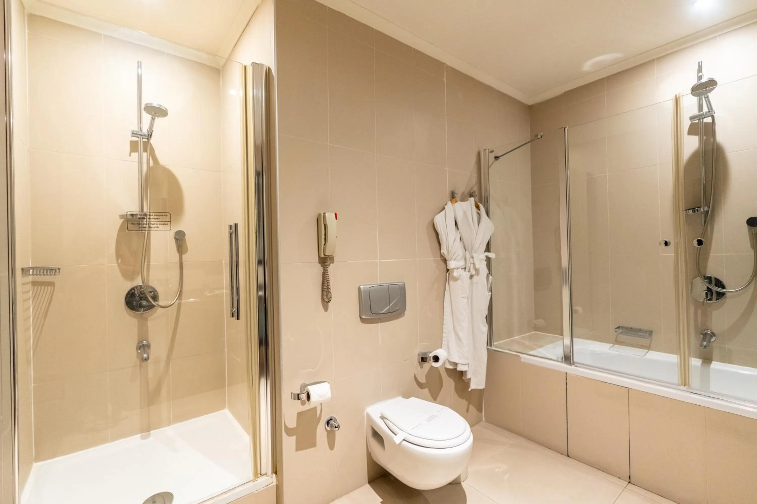 Shower in Sundance Hotel Istanbul