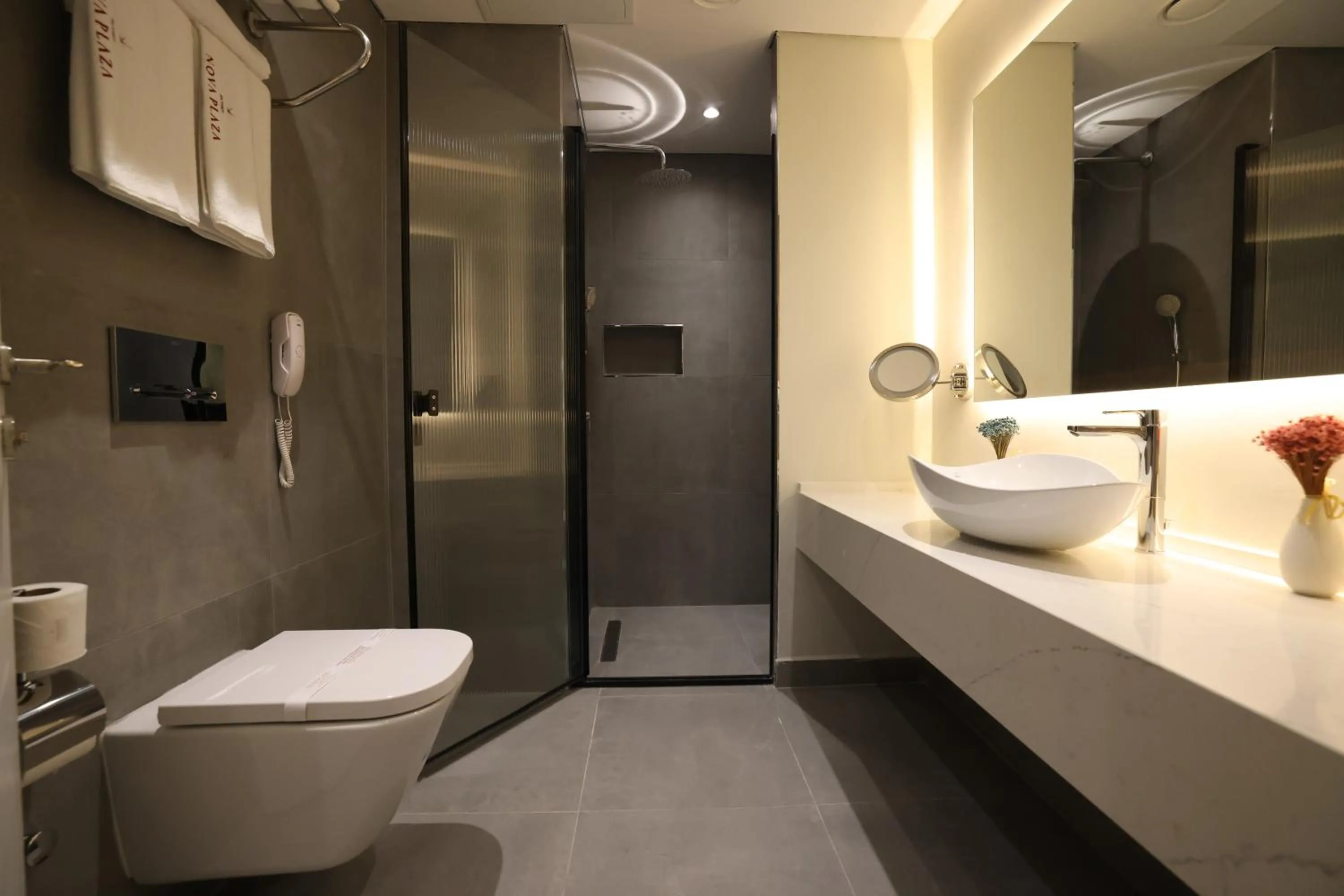 Shower in Sundance Hotel Istanbul