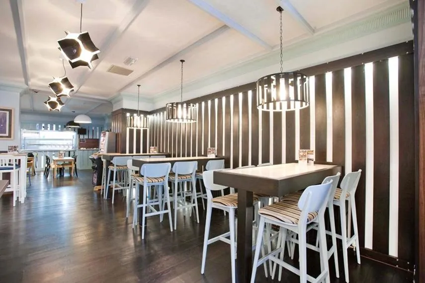 Restaurant/places to eat in The Guildhall and Linen Exchange Wetherspoon