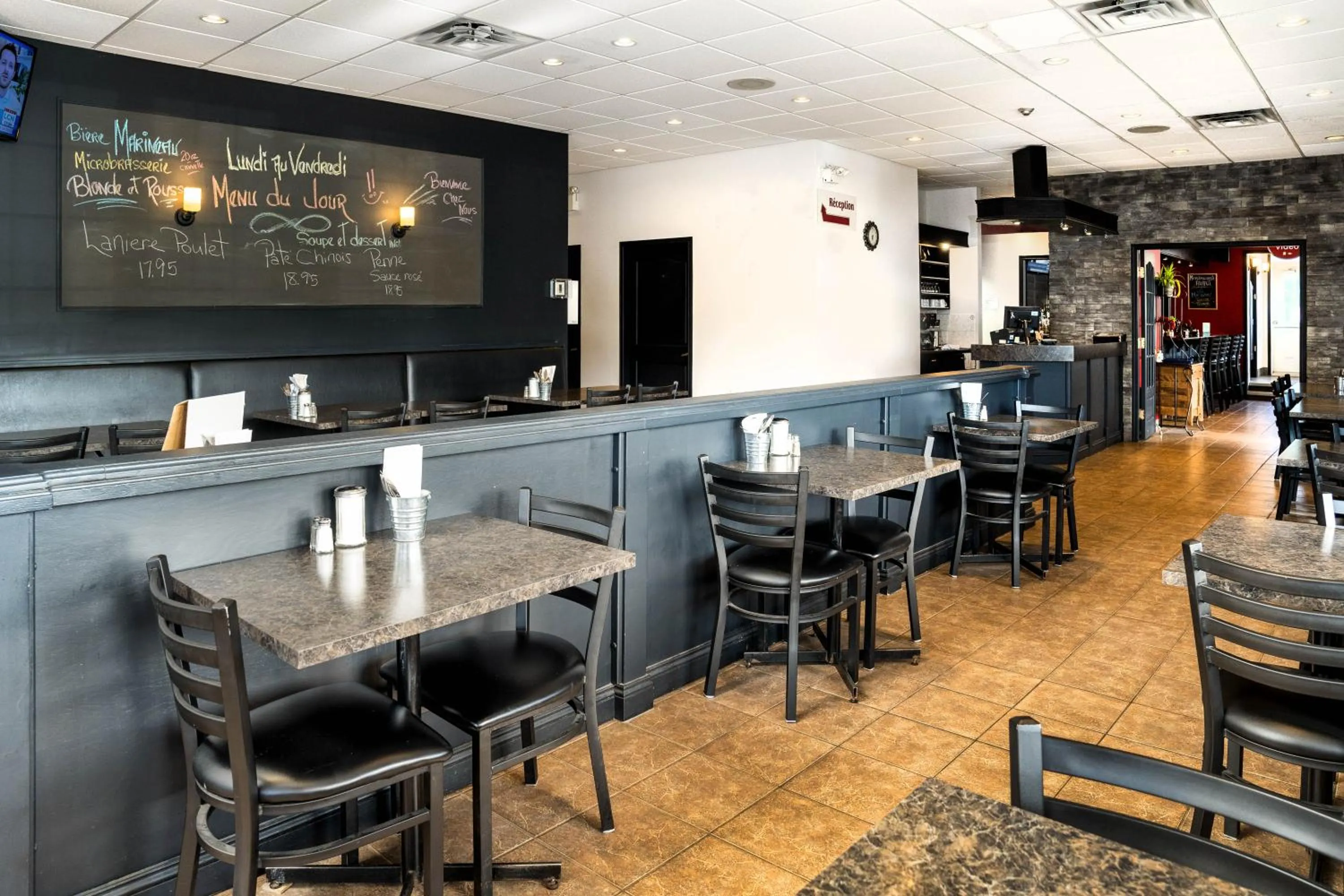 Restaurant/places to eat in Hôtel Marineau La Tuque